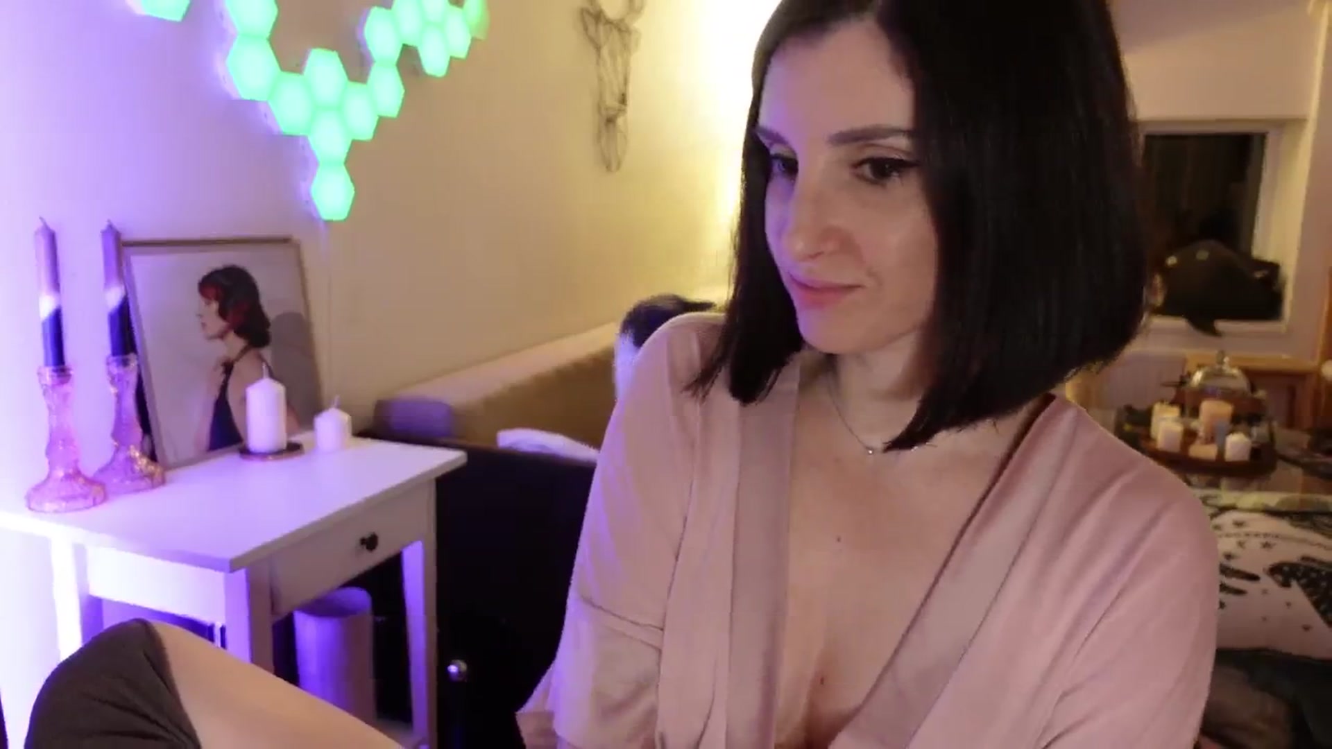 Gallery image thumbnail from Maddie's myfreecams stream on, 05/27/2024, 02:14 image 14 of 20