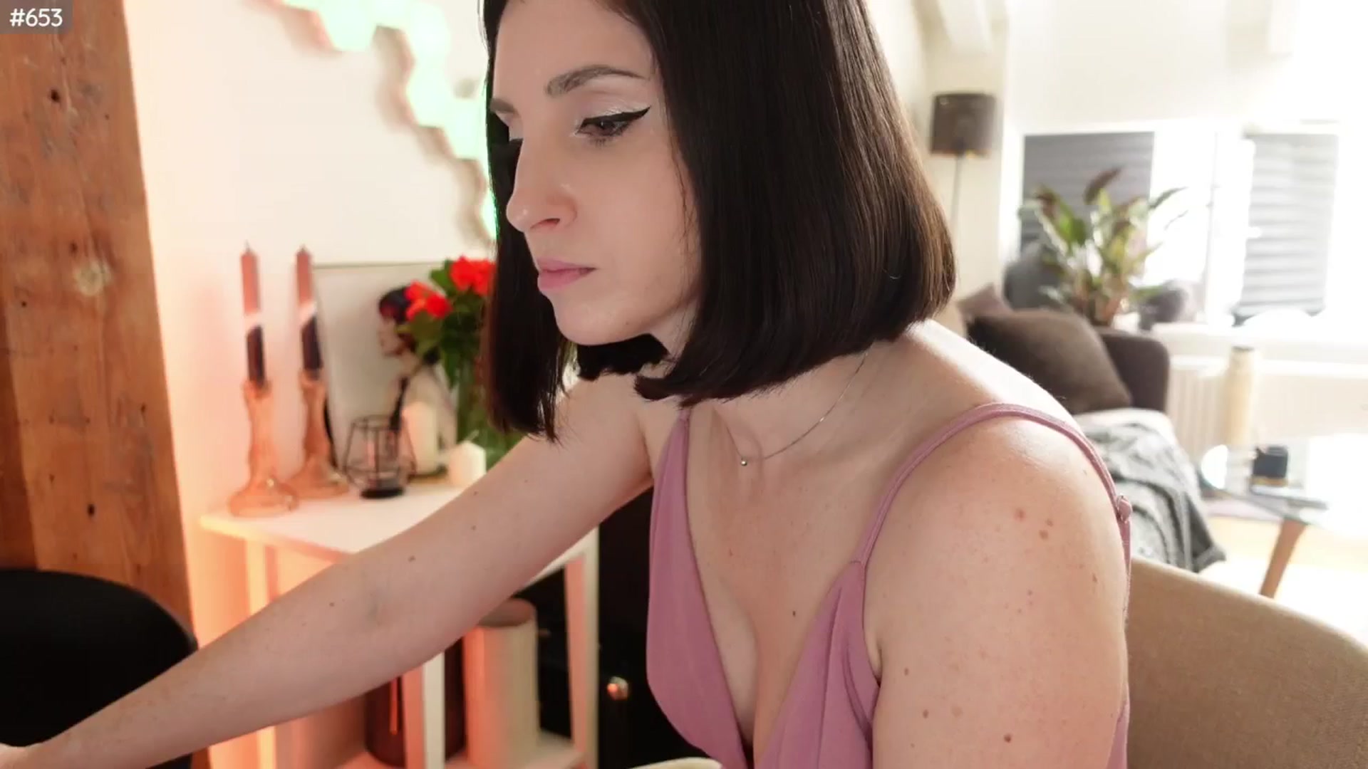 Gallery image thumbnail from Maddie's myfreecams stream on, 06/15/2024, 17:12 image 4 of 20