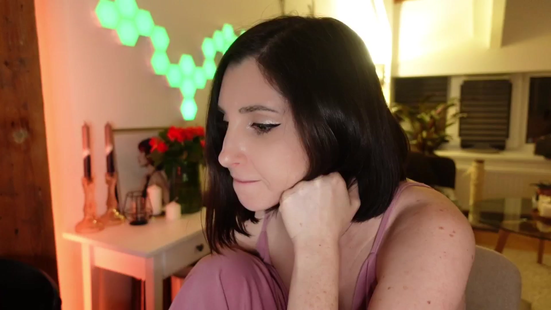Gallery image thumbnail from Maddie's myfreecams stream on, 06/16/2024, 01:21 image 2 of 20