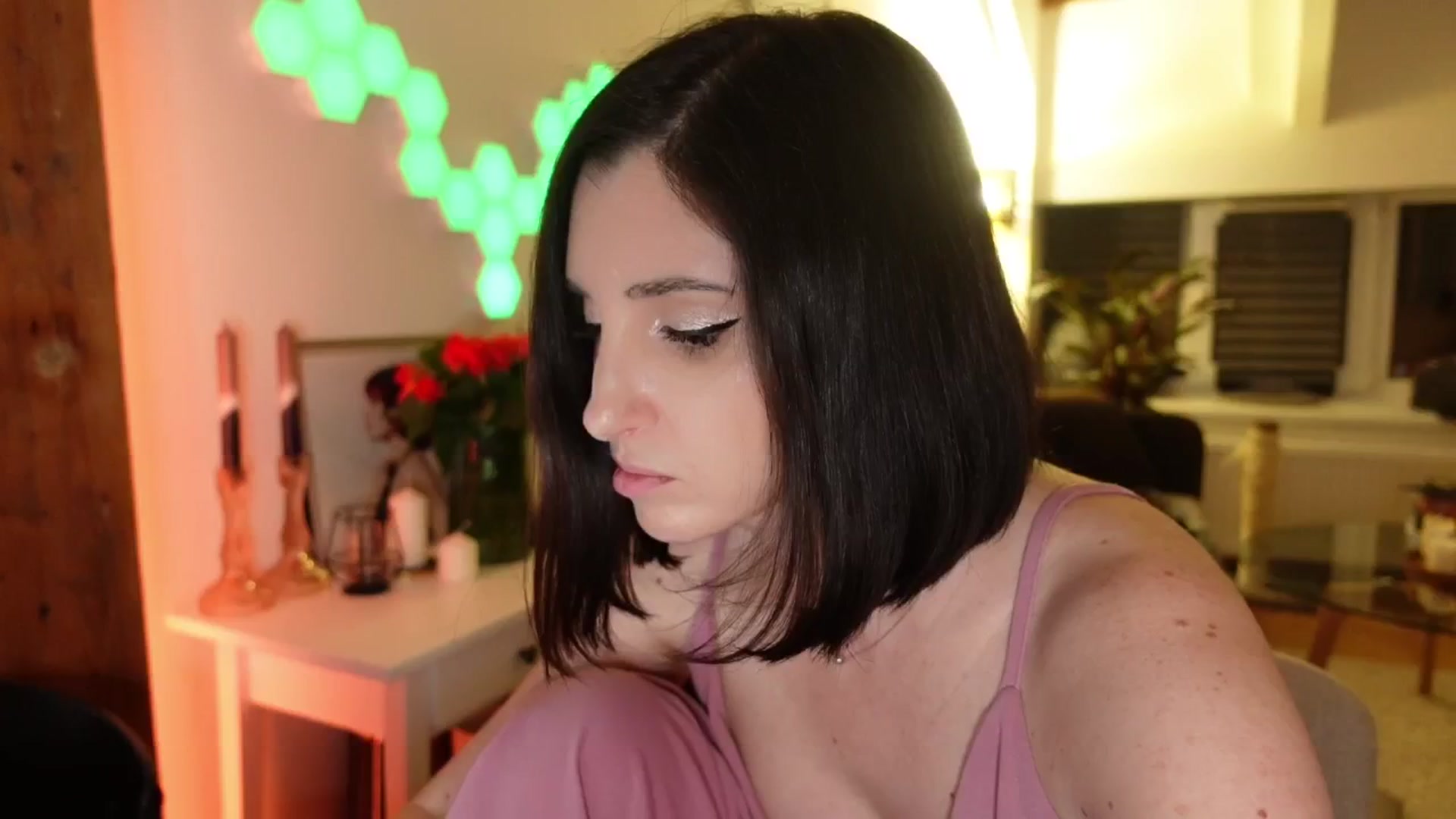 Gallery image thumbnail from Maddie's myfreecams stream on, 06/16/2024, 01:21 image 3 of 20