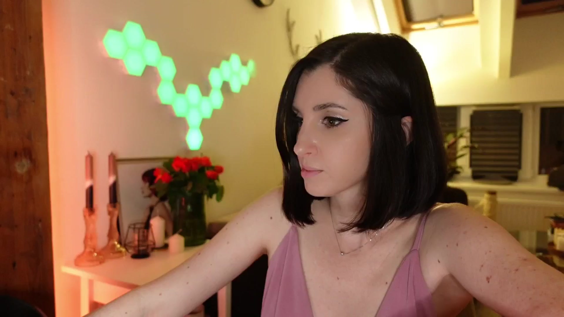 Gallery image thumbnail from Maddie's myfreecams stream on, 06/16/2024, 02:31 image 1 of 20