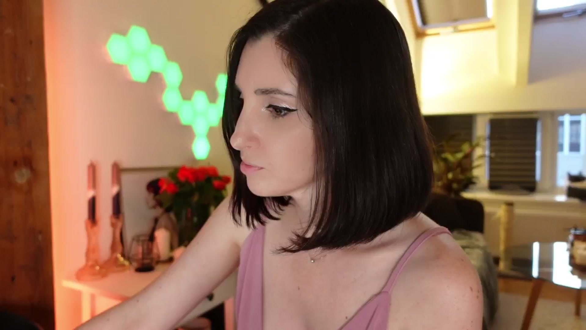 Gallery image thumbnail from Maddie's myfreecams stream on, 06/16/2024, 02:59 image 15 of 20