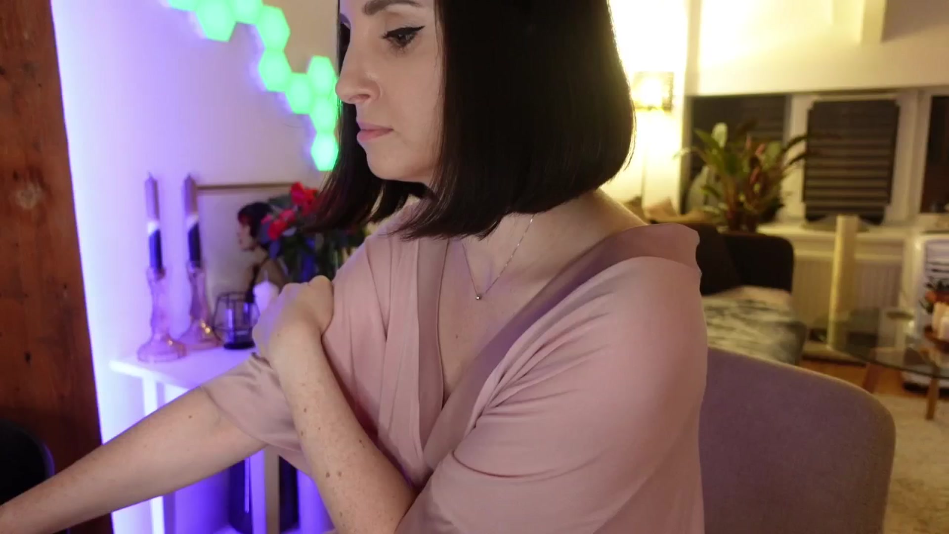 Gallery image thumbnail from Maddie's myfreecams stream on, 06/18/2024, 24:28 image 10 of 20