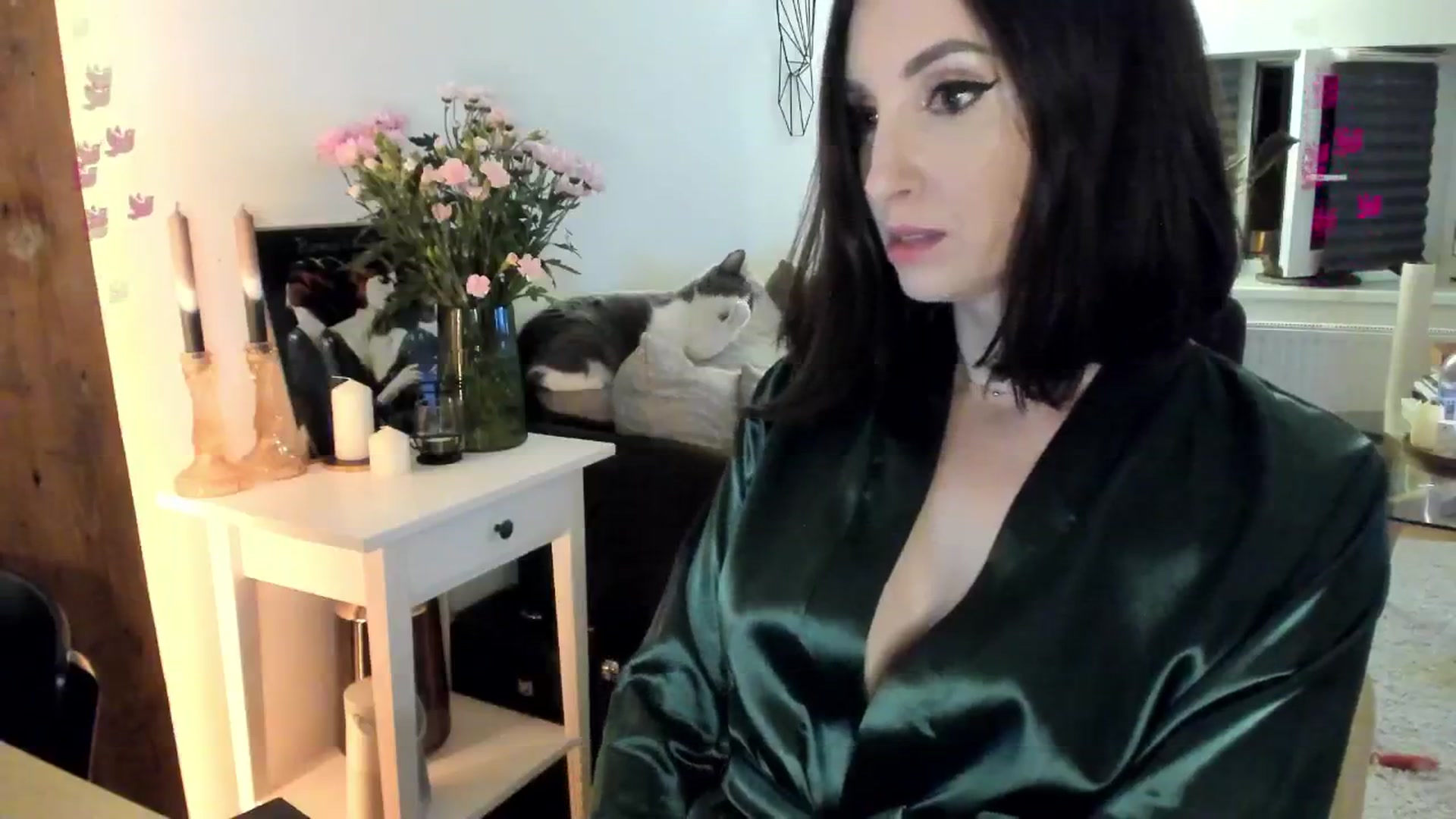 Gallery image thumbnail from Maddie's myfreecams stream on, 08/08/2024, 21:12 image 17 of 20