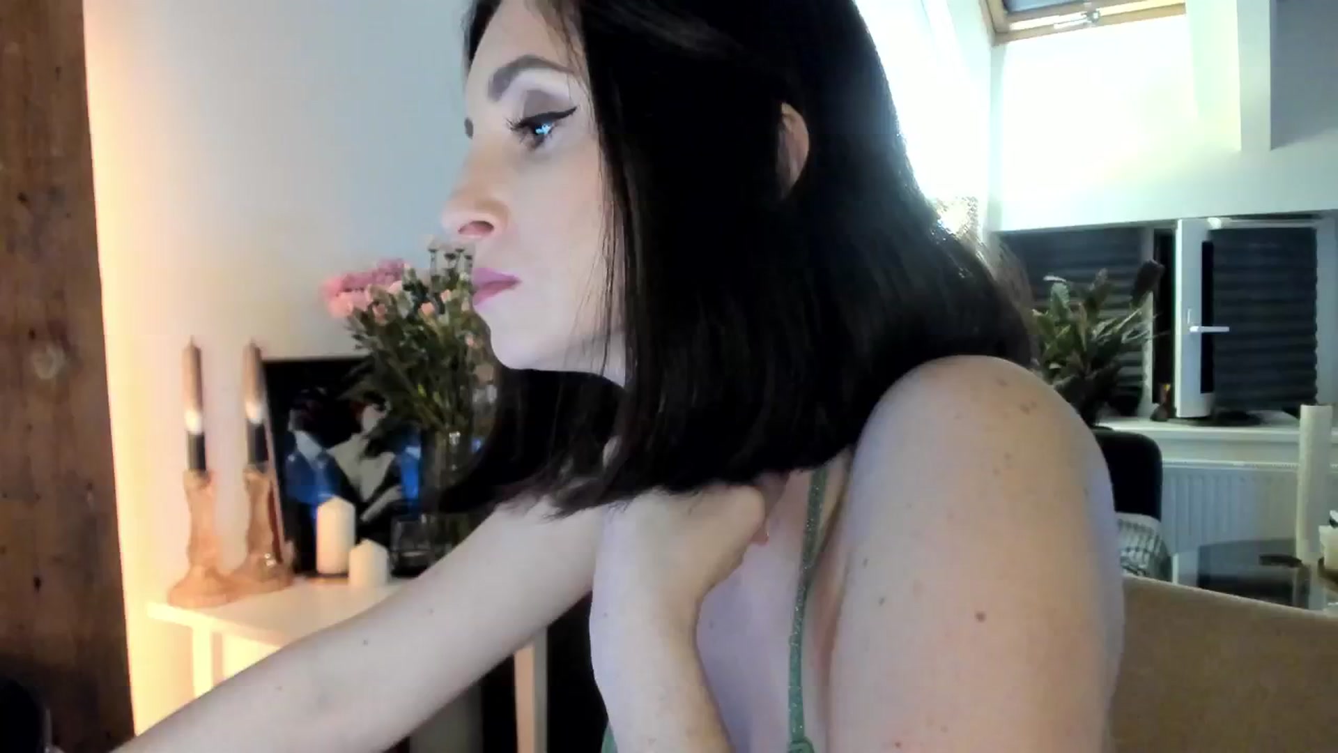 Gallery image thumbnail from Maddie's myfreecams stream on, 08/10/2024, 24:12 image 6 of 20