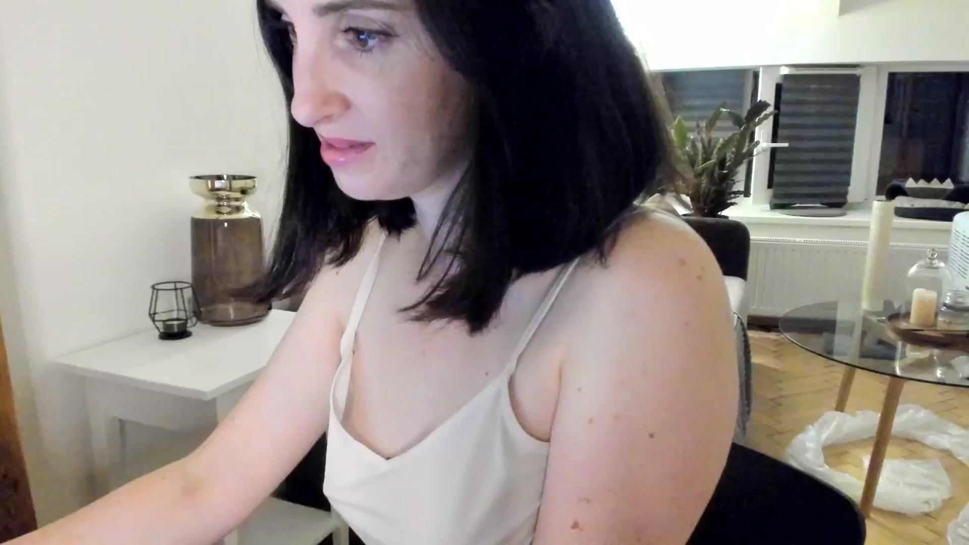 Gallery image thumbnail from Maddie's myfreecams stream on, 09/01/2024, 24:32 image 1 of 20