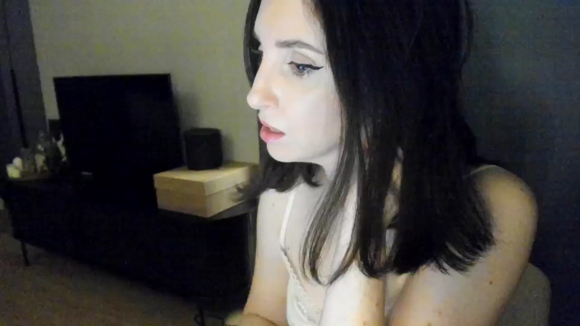 Gallery image thumbnail from Maddie's myfreecams stream on, 09/09/2024, 24:34 image 8 of 20