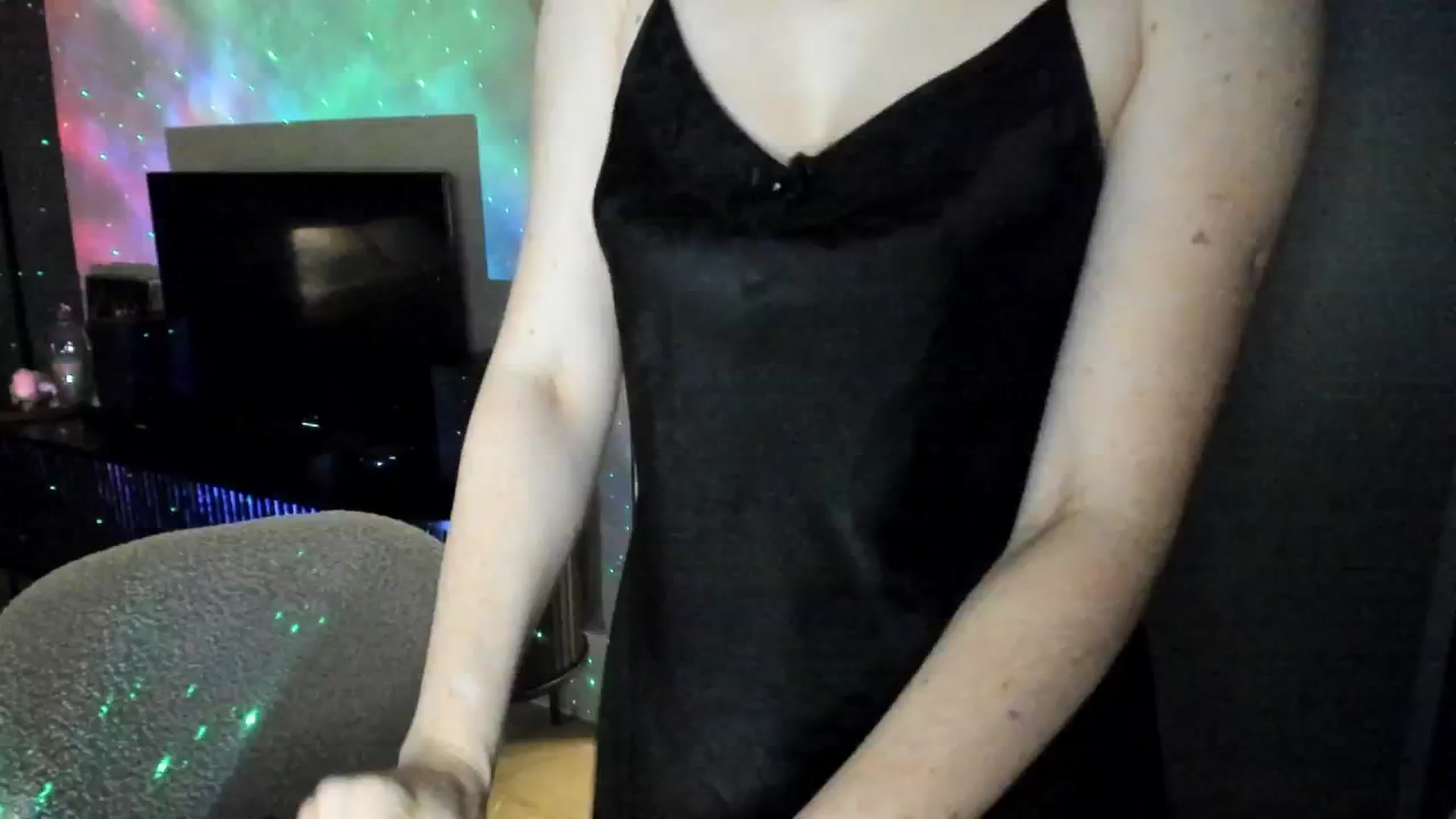 Gallery image thumbnail from Maddie's myfreecams stream on, 09/16/2024, 24:01 image 14 of 20