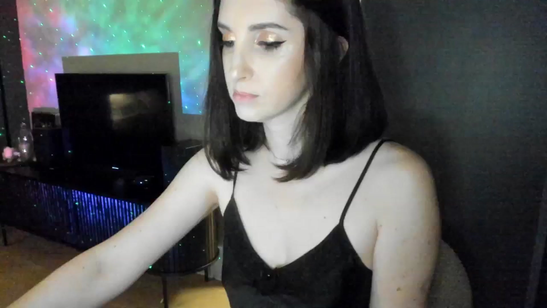 Gallery image thumbnail from Maddie's myfreecams stream on, 09/16/2024, 24:57 image 15 of 20