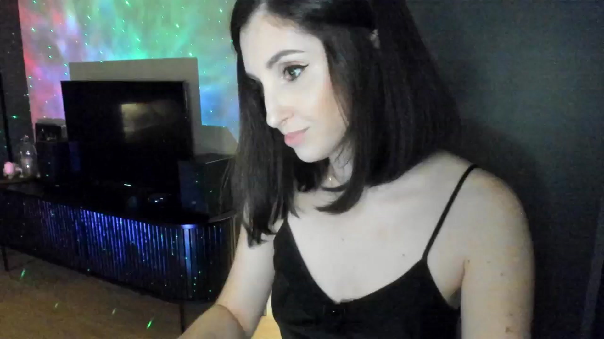 Gallery image thumbnail from Maddie's myfreecams stream on, 09/16/2024, 24:57 image 16 of 20