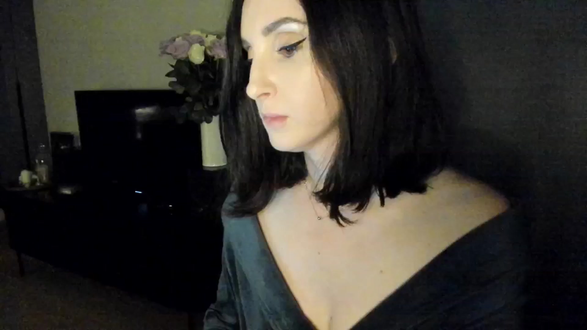 Gallery image thumbnail from Maddie's myfreecams stream on, 09/18/2024, 24:16 image 1 of 20