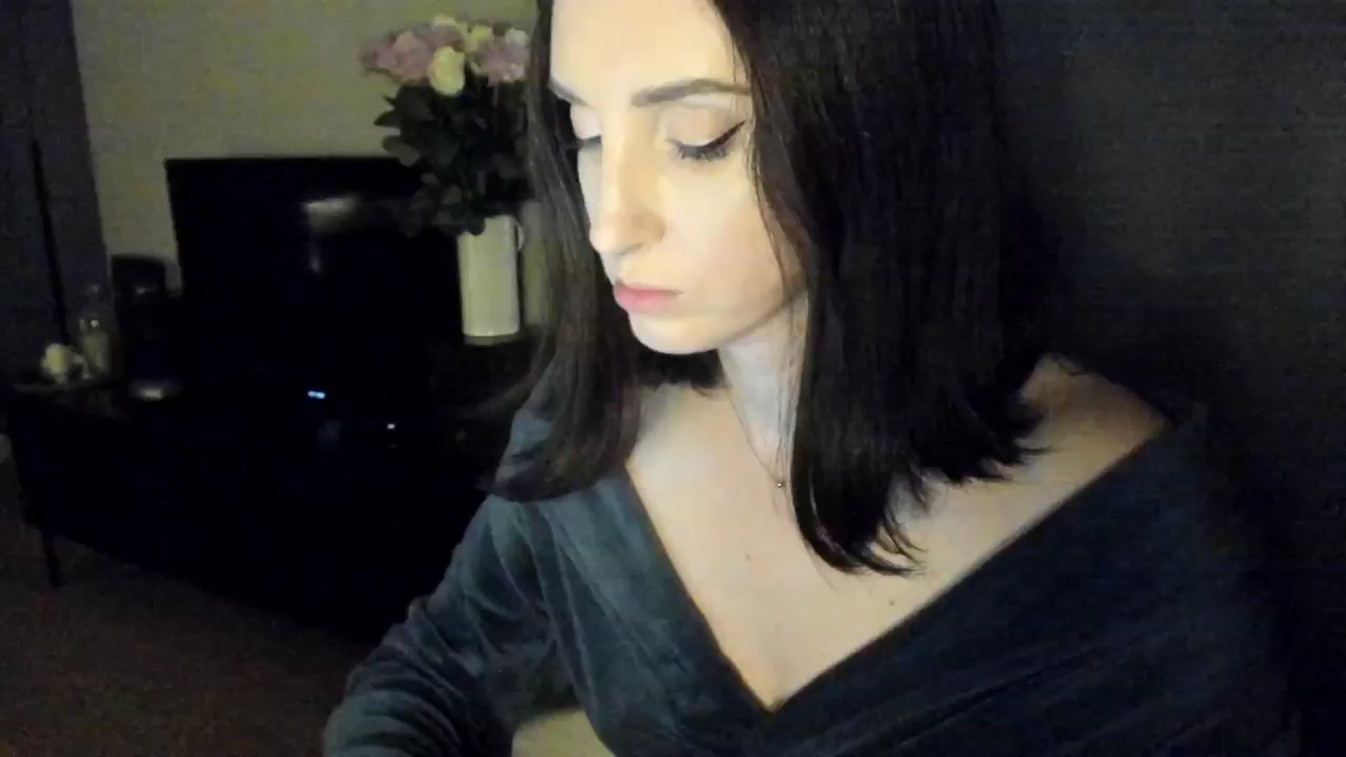 Gallery image thumbnail from Maddie's myfreecams stream on, 09/18/2024, 24:16 image 10 of 20