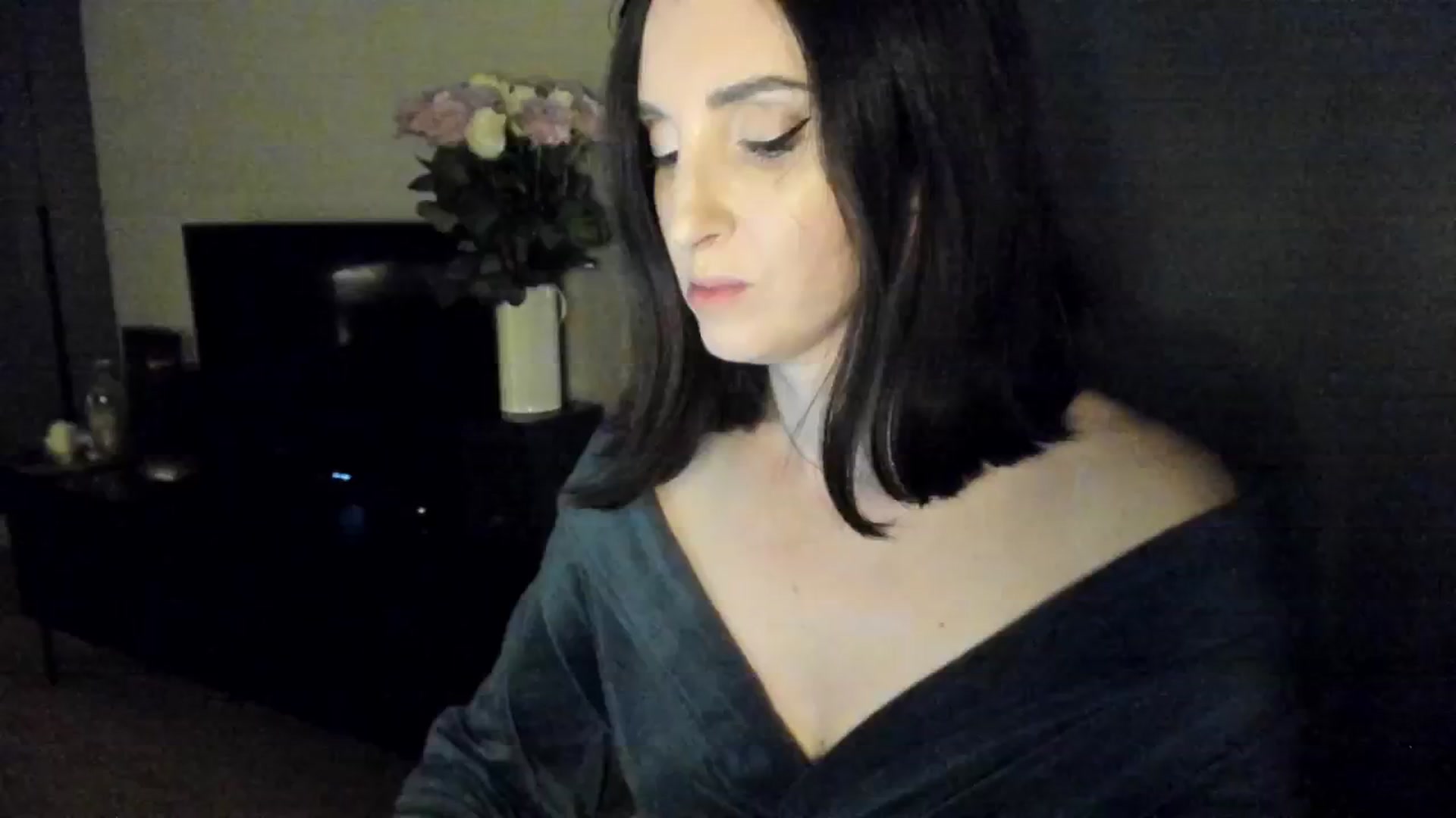 Gallery image thumbnail from Maddie's myfreecams stream on, 09/18/2024, 24:16 image 6 of 20