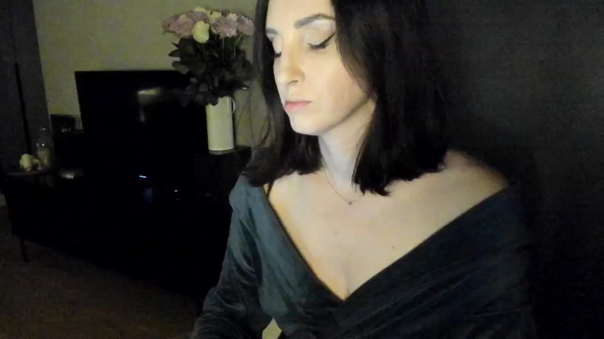 Gallery image thumbnail from Maddie's myfreecams stream on, 09/18/2024, 24:16 image 12 of 20