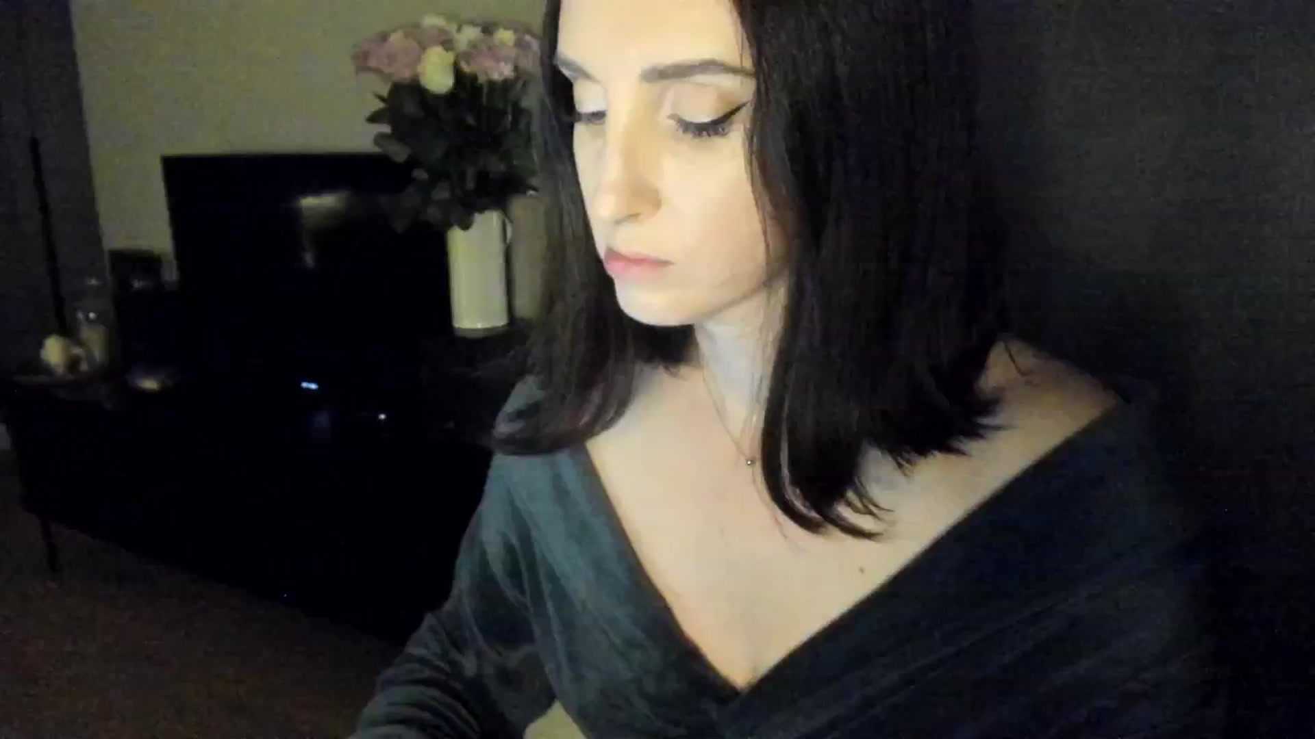 Gallery image thumbnail from Maddie's myfreecams stream on, 09/18/2024, 24:16 image 11 of 20