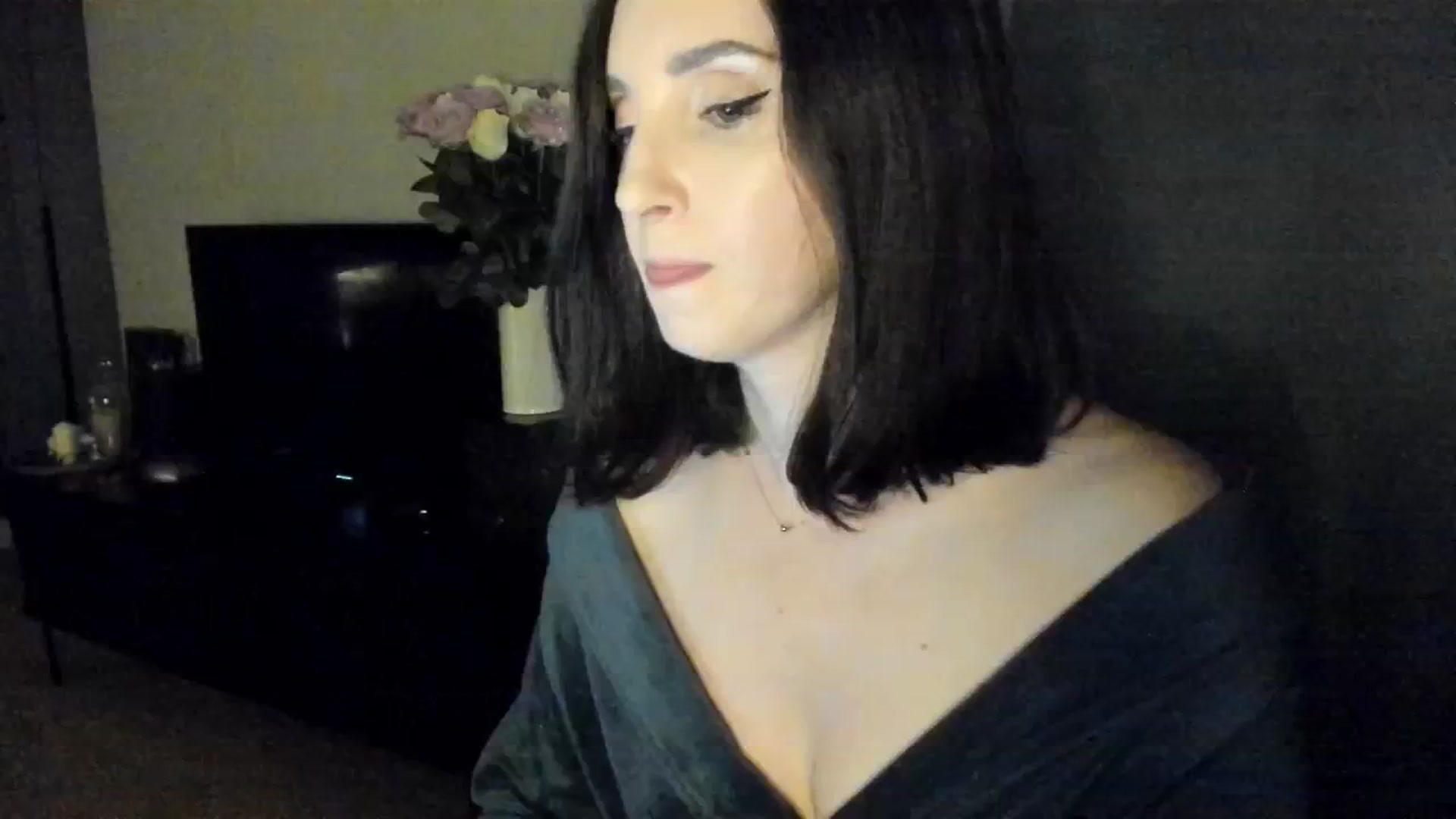 Gallery image thumbnail from Maddie's myfreecams stream on, 09/18/2024, 24:16 image 2 of 20