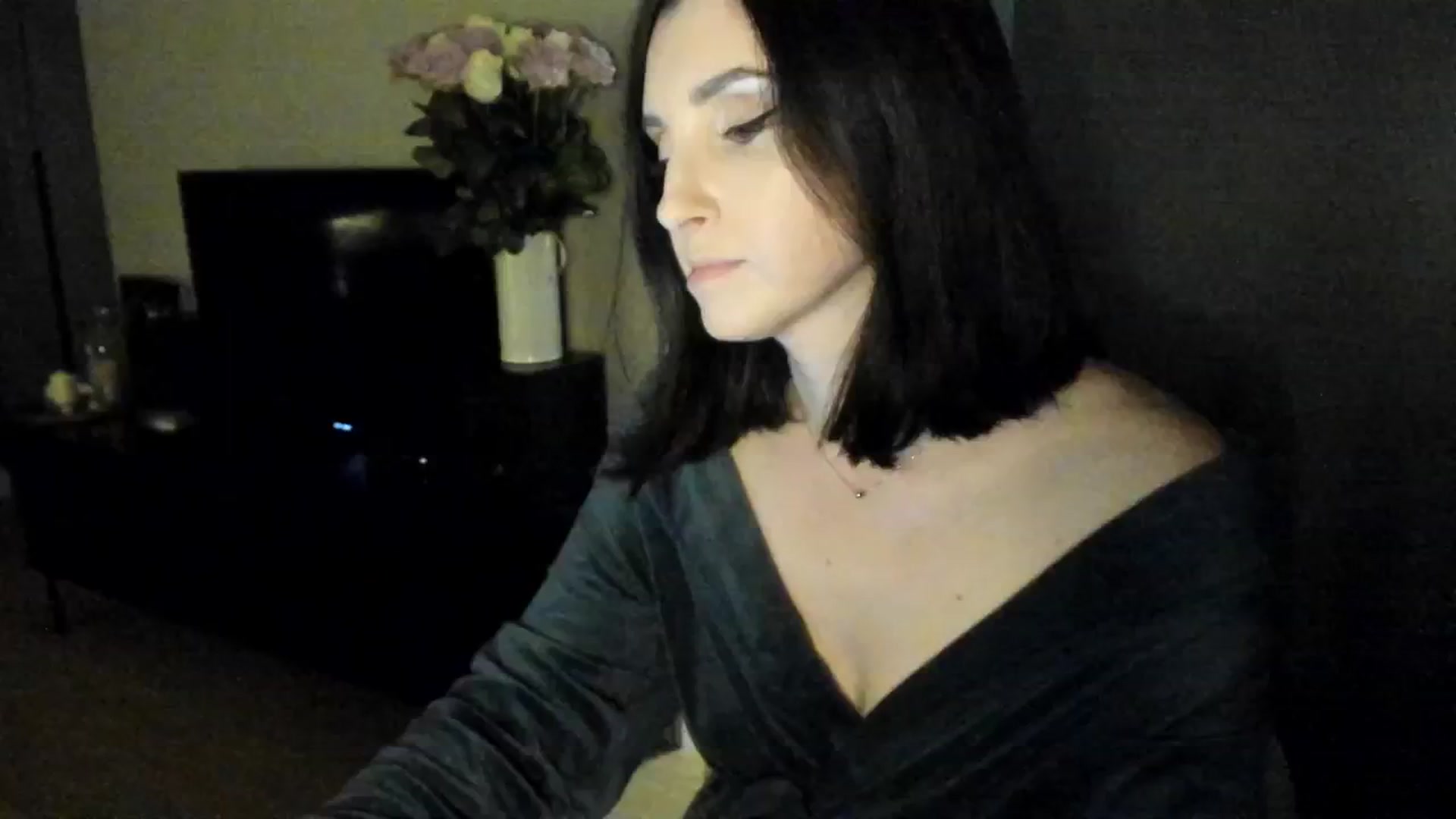 Gallery image thumbnail from Maddie's myfreecams stream on, 09/18/2024, 24:16 image 13 of 20