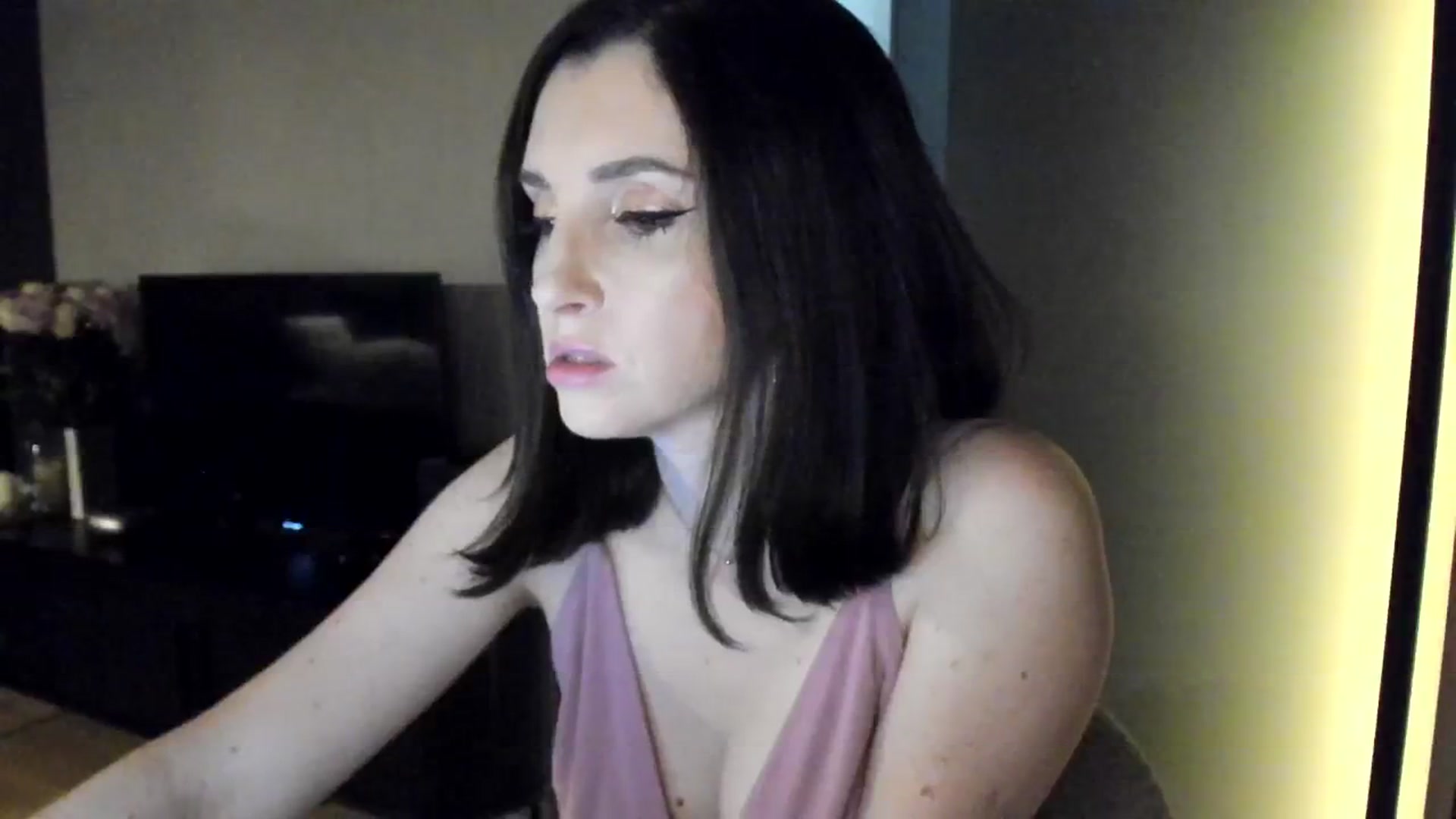 Gallery image thumbnail from Maddie's myfreecams stream on, 09/19/2024, 24:16 image 16 of 20