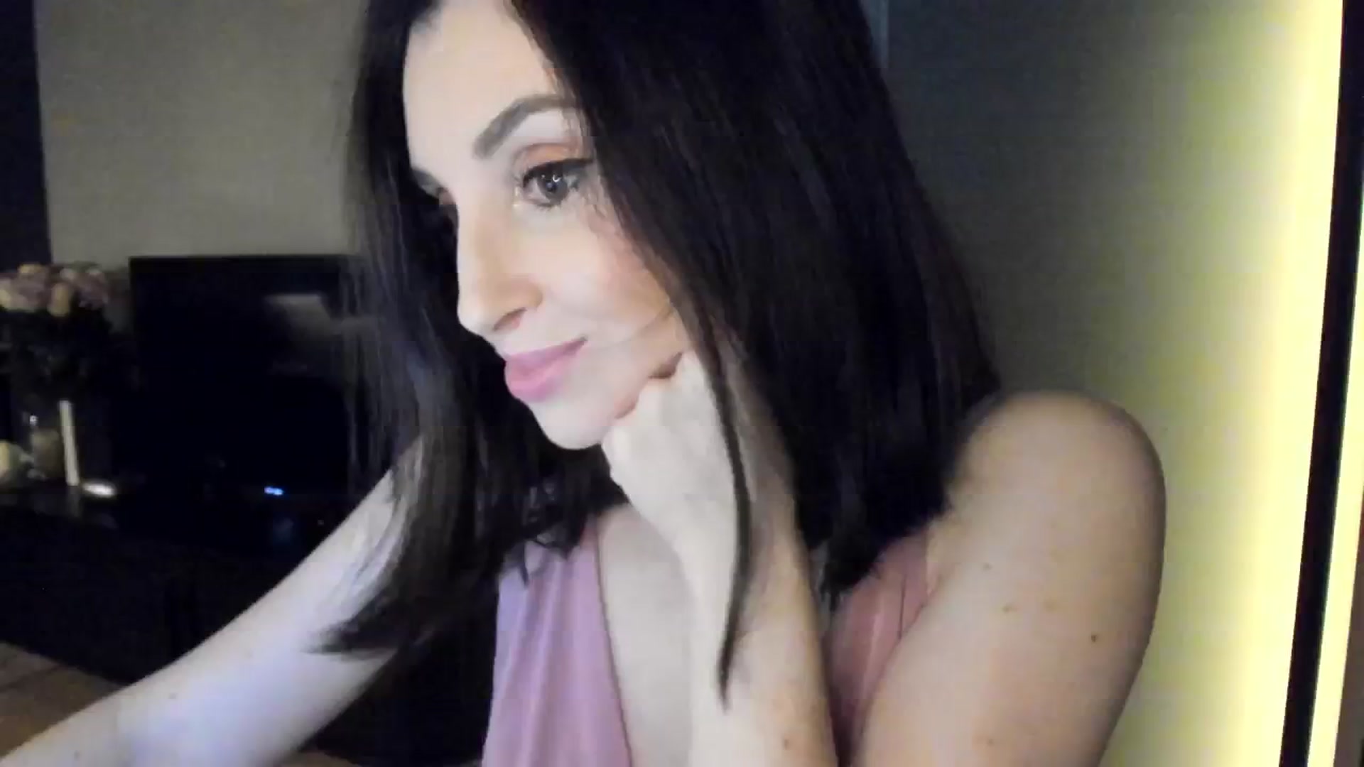 Gallery image thumbnail from Maddie's myfreecams stream on, 09/19/2024, 24:16 image 1 of 20