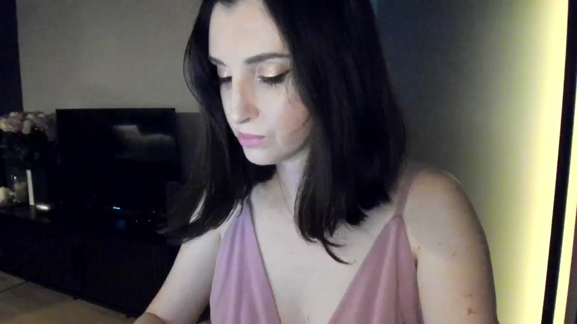 Gallery image thumbnail from Maddie's myfreecams stream on, 09/19/2024, 24:16 image 2 of 20