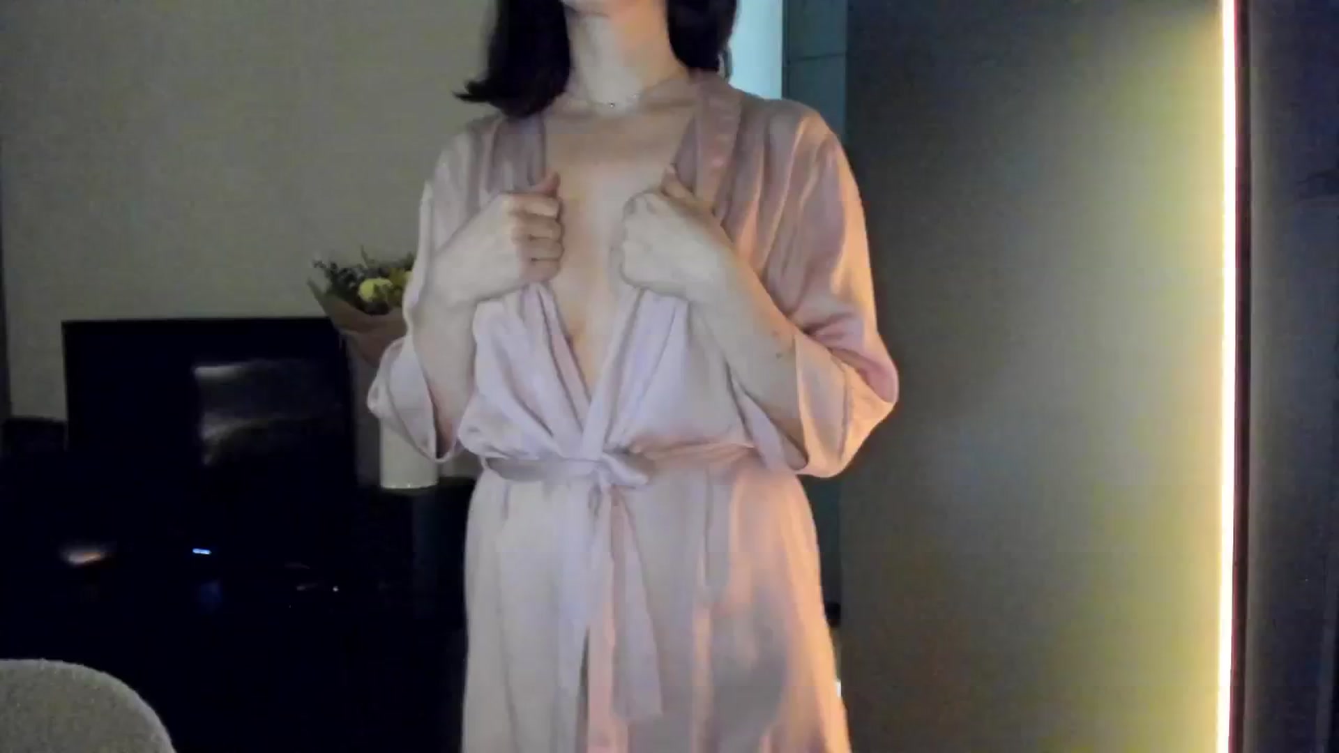 Gallery image thumbnail from Maddie's myfreecams stream on, 09/25/2024, 24:24 image 4 of 20