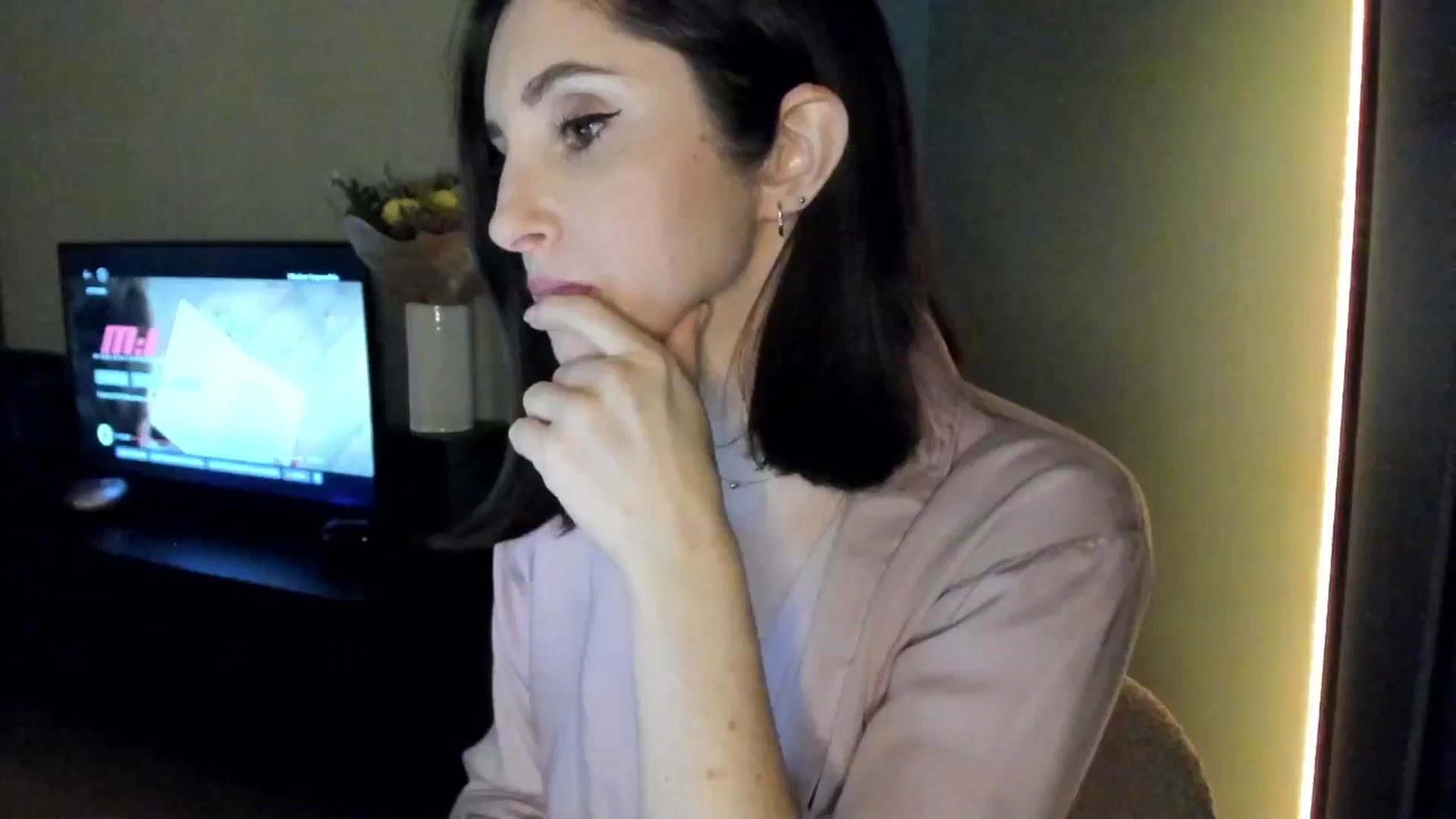 Gallery image thumbnail from Maddie's myfreecams stream on, 09/25/2024, 24:24 image 2 of 20