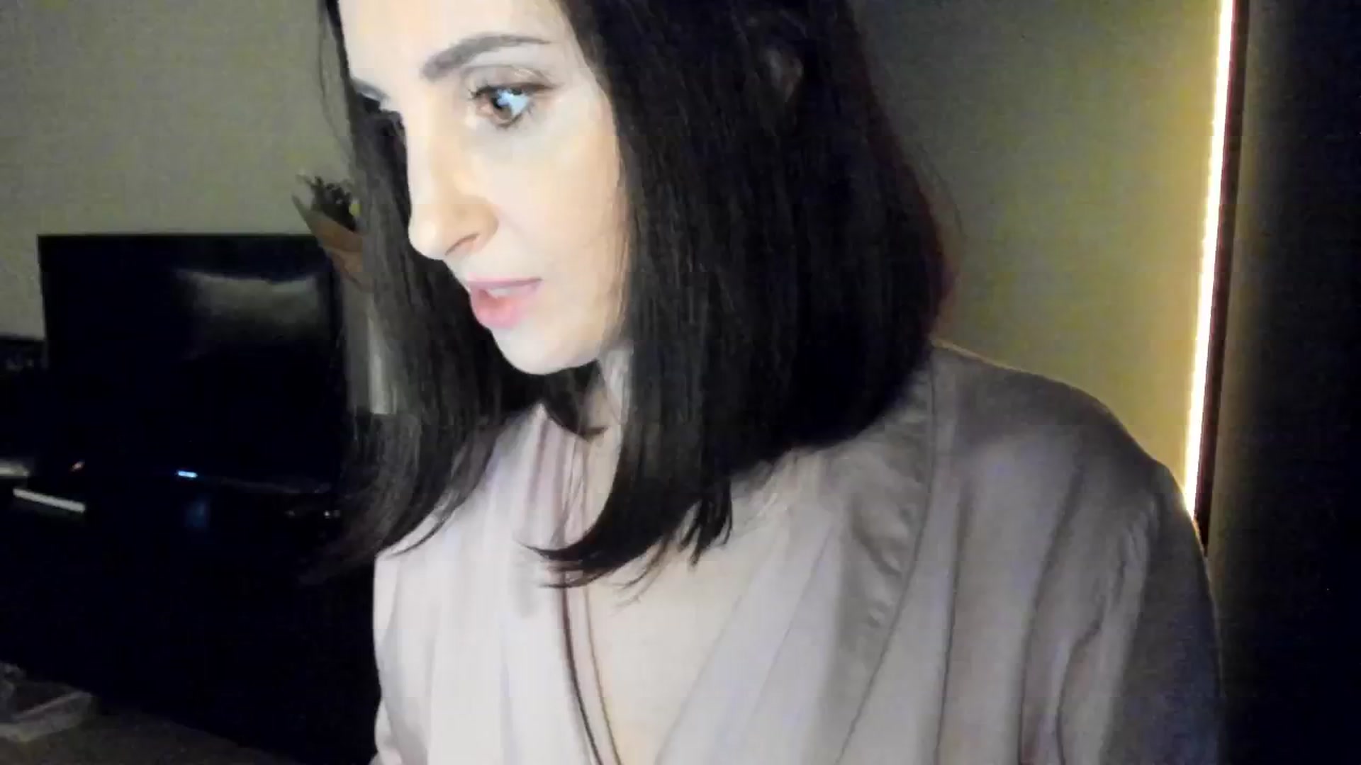 Gallery image thumbnail from Maddie's myfreecams stream on, 09/27/2024, 24:34 image 14 of 20