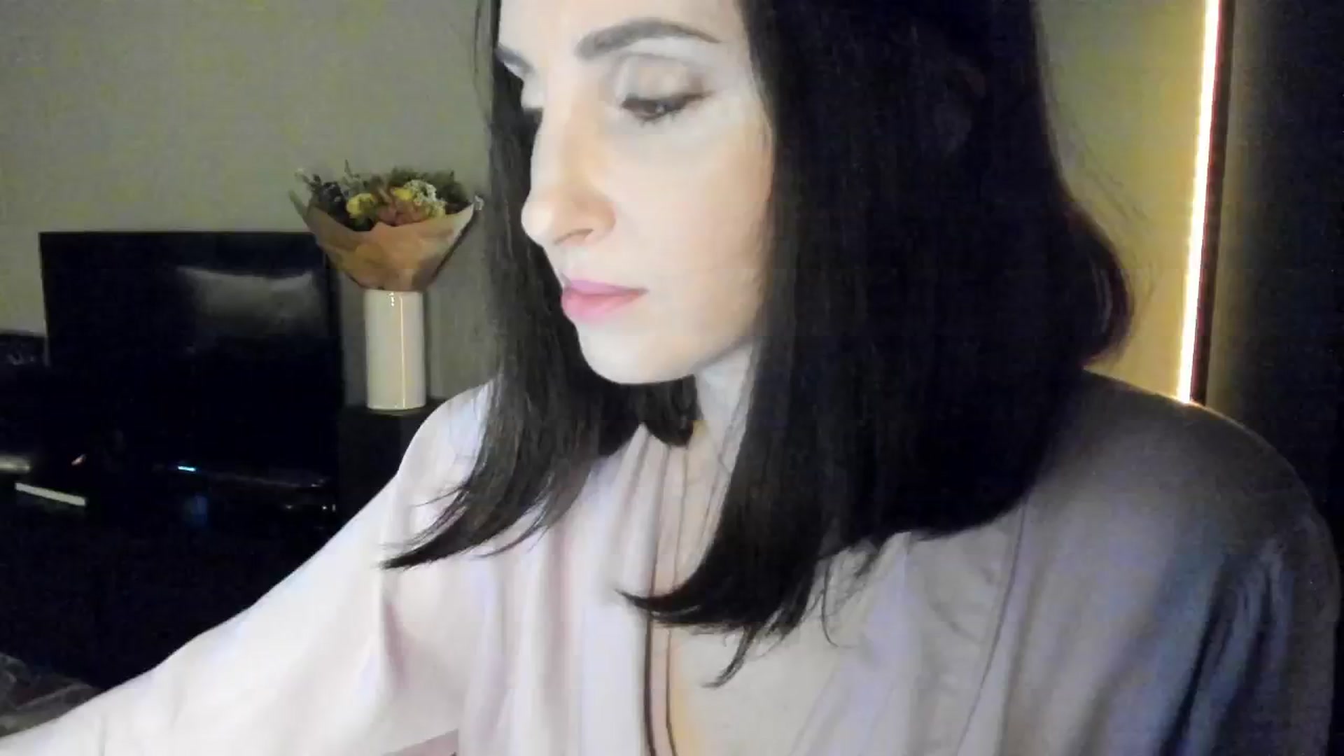 Gallery image thumbnail from Maddie's myfreecams stream on, 09/27/2024, 24:34 image 16 of 20