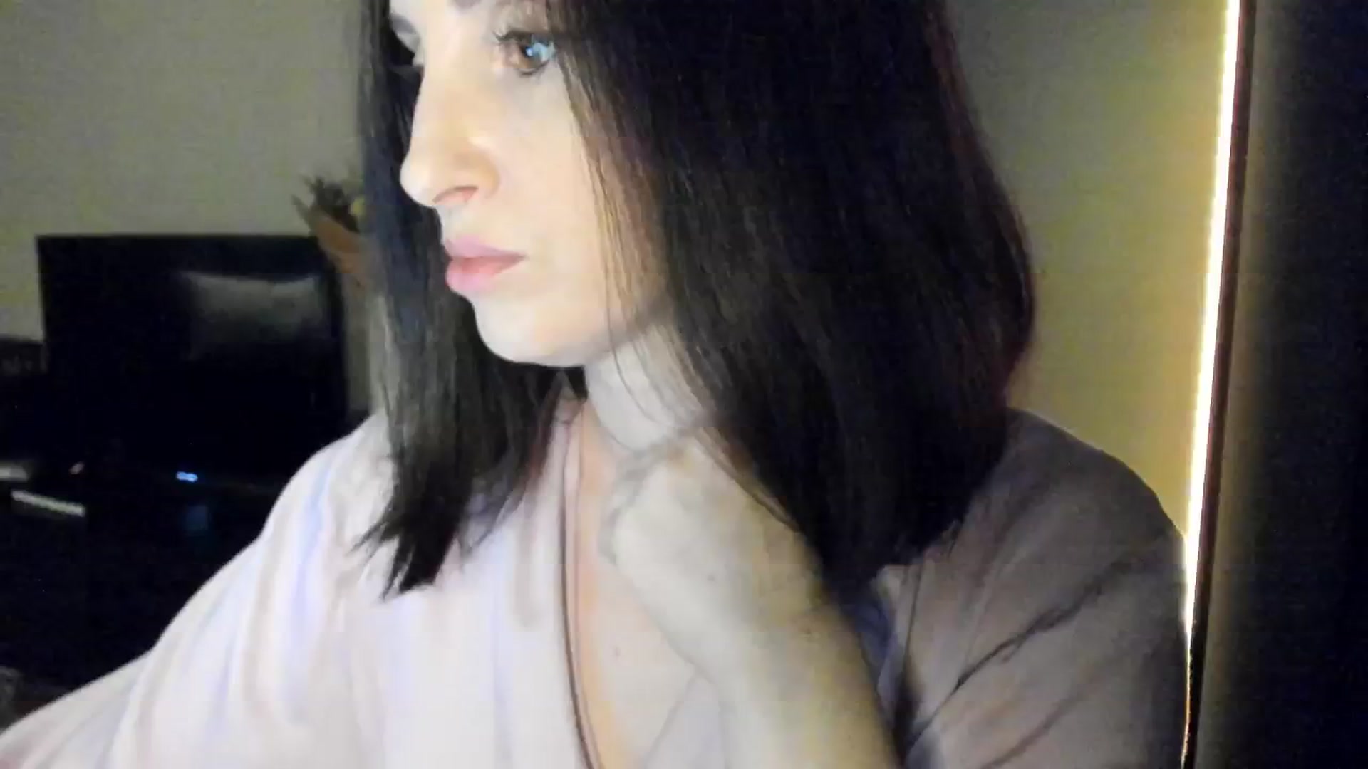 Gallery image thumbnail from Maddie's myfreecams stream on, 09/27/2024, 24:34 image 9 of 20