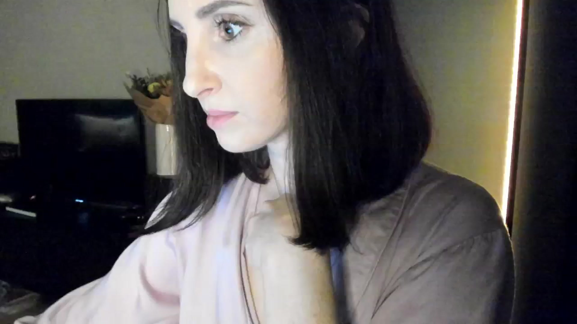 Gallery image thumbnail from Maddie's myfreecams stream on, 09/27/2024, 24:34 image 19 of 20