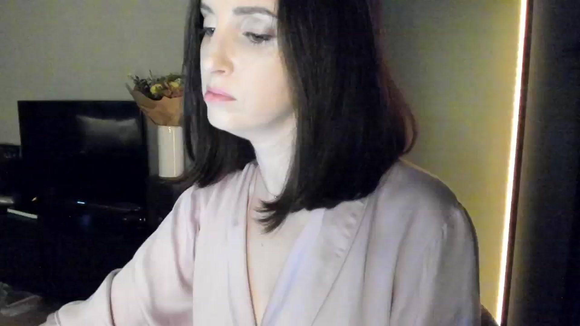 Gallery image thumbnail from Maddie's myfreecams stream on, 09/27/2024, 24:34 image 2 of 20