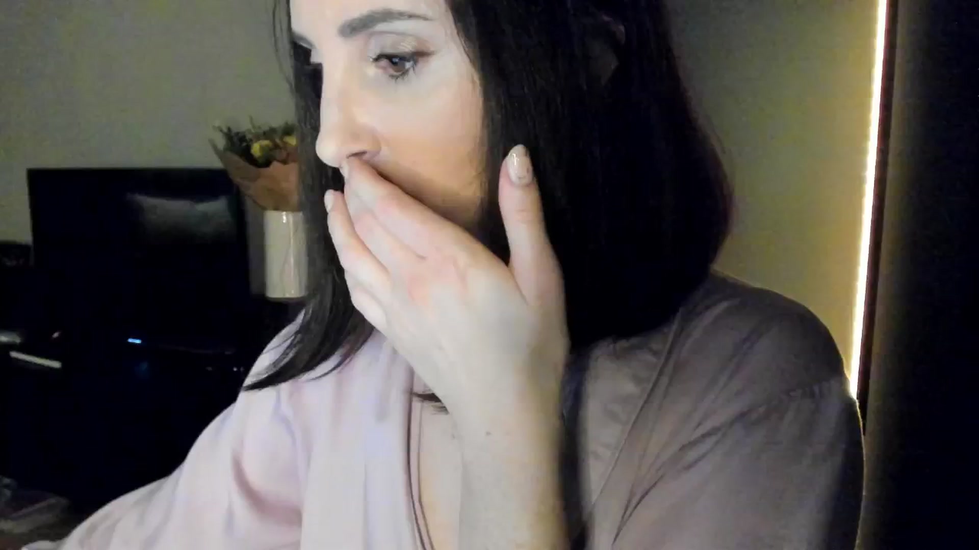Gallery image thumbnail from Maddie's myfreecams stream on, 09/27/2024, 24:34 image 18 of 20