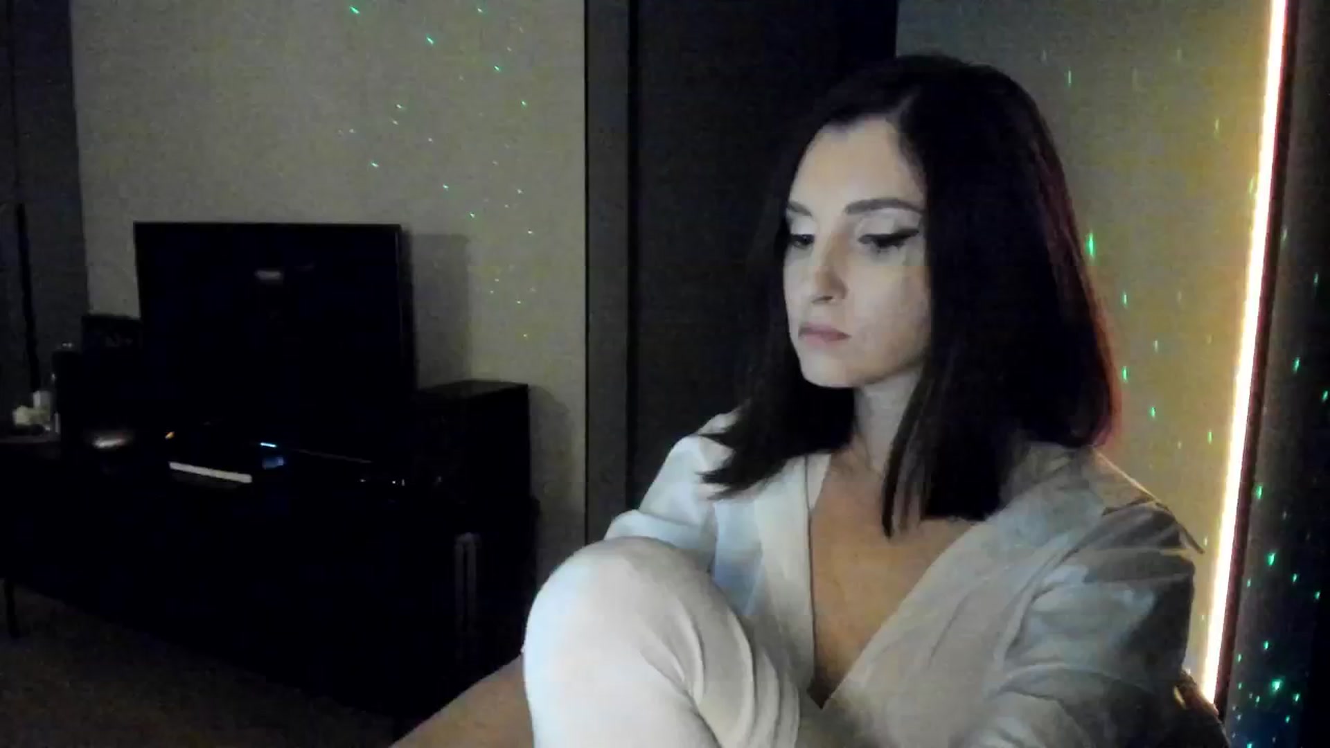 Gallery image thumbnail from Maddie's myfreecams stream on, 09/29/2024, 23:26 image 6 of 20