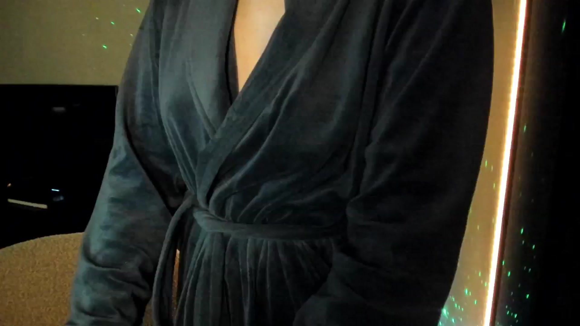 Gallery image thumbnail from Maddie's myfreecams stream on, 09/30/2024, 01:58 image 16 of 20