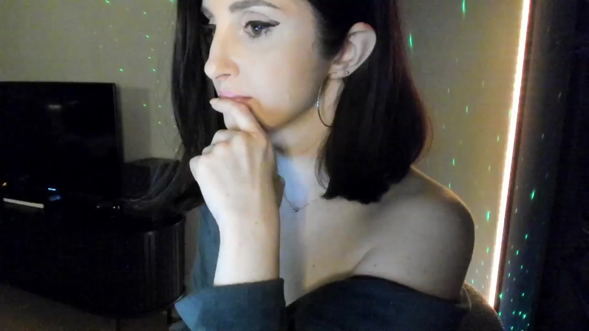 Gallery image thumbnail from Maddie's myfreecams stream on, 09/30/2024, 01:58 image 4 of 20