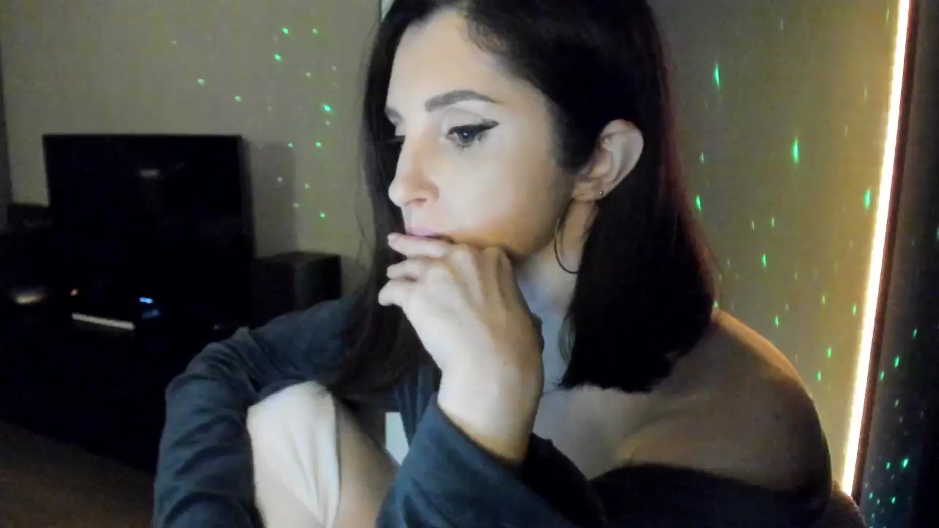 Gallery image thumbnail from Maddie's myfreecams stream on, 09/30/2024, 01:58 image 3 of 20