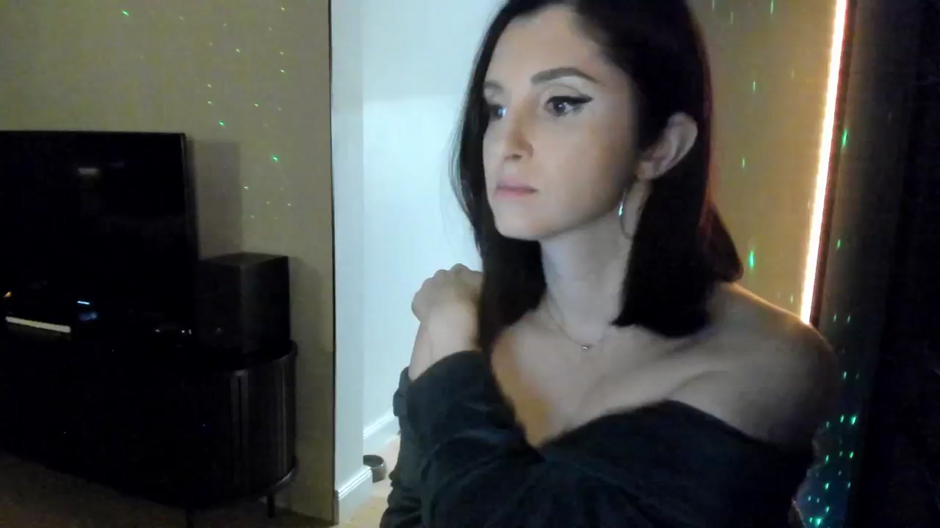 Gallery image thumbnail from Maddie's myfreecams stream on, 09/30/2024, 01:58 image 5 of 20