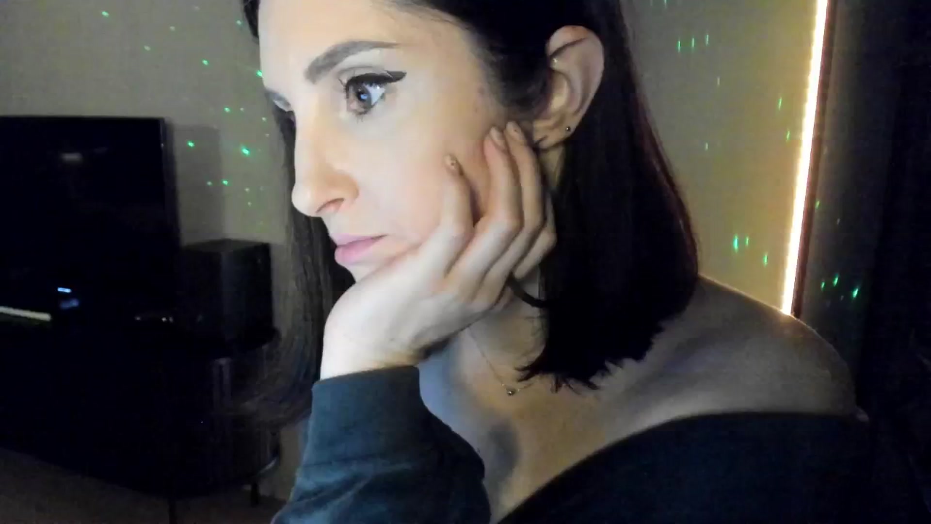 Gallery image thumbnail from Maddie's myfreecams stream on, 09/30/2024, 03:05 image 1 of 20