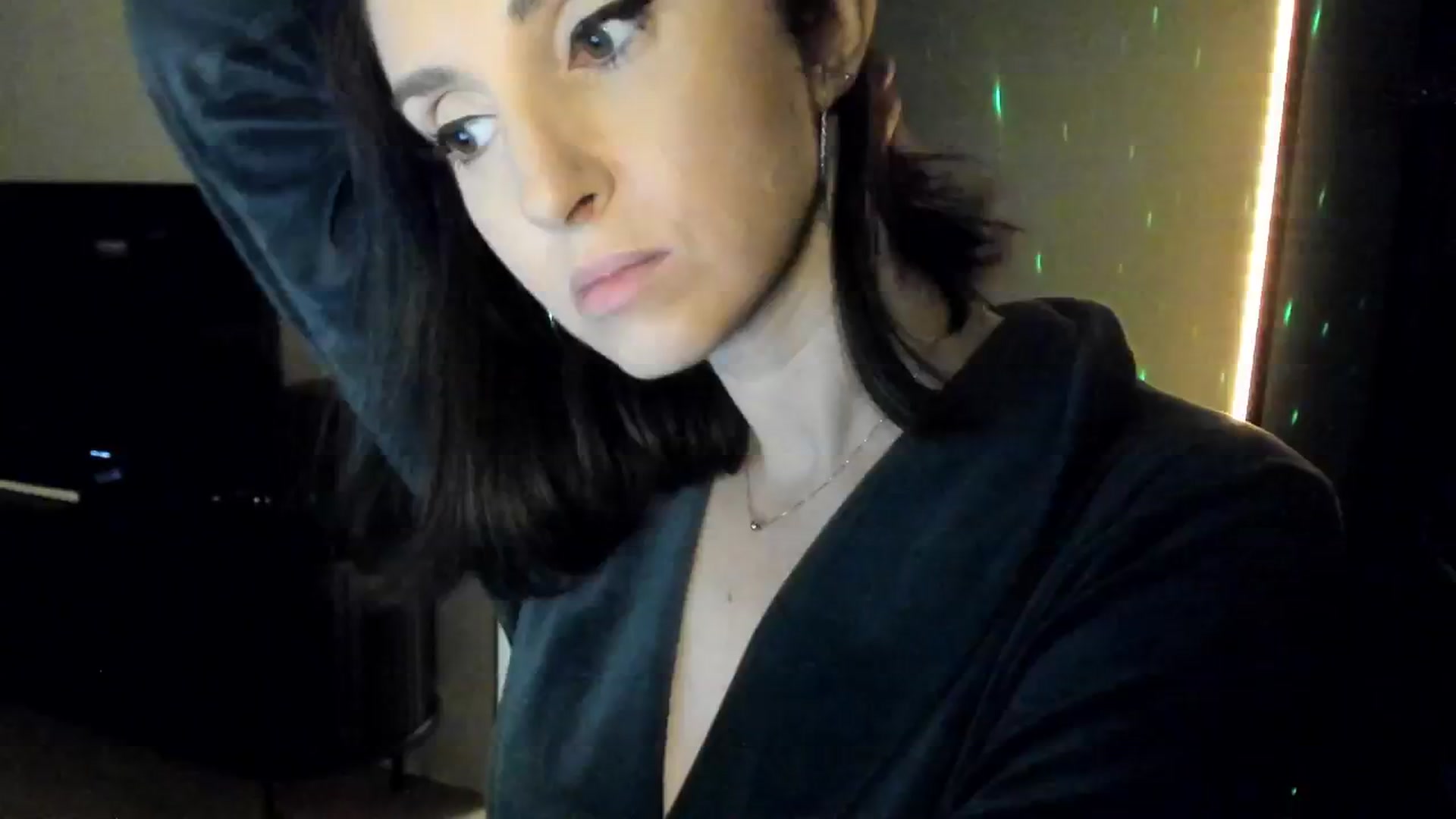 Gallery image thumbnail from Maddie's myfreecams stream on, 09/30/2024, 03:05 image 4 of 20