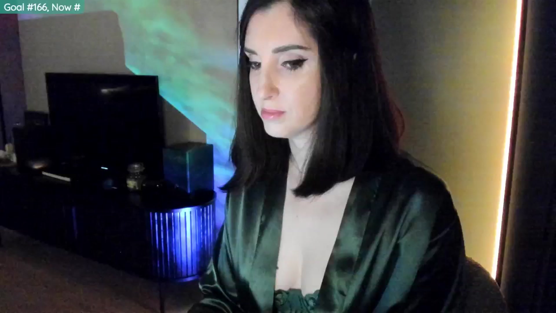 Gallery image thumbnail from Maddie's myfreecams stream on, 10/01/2024, 23:35 image 7 of 20