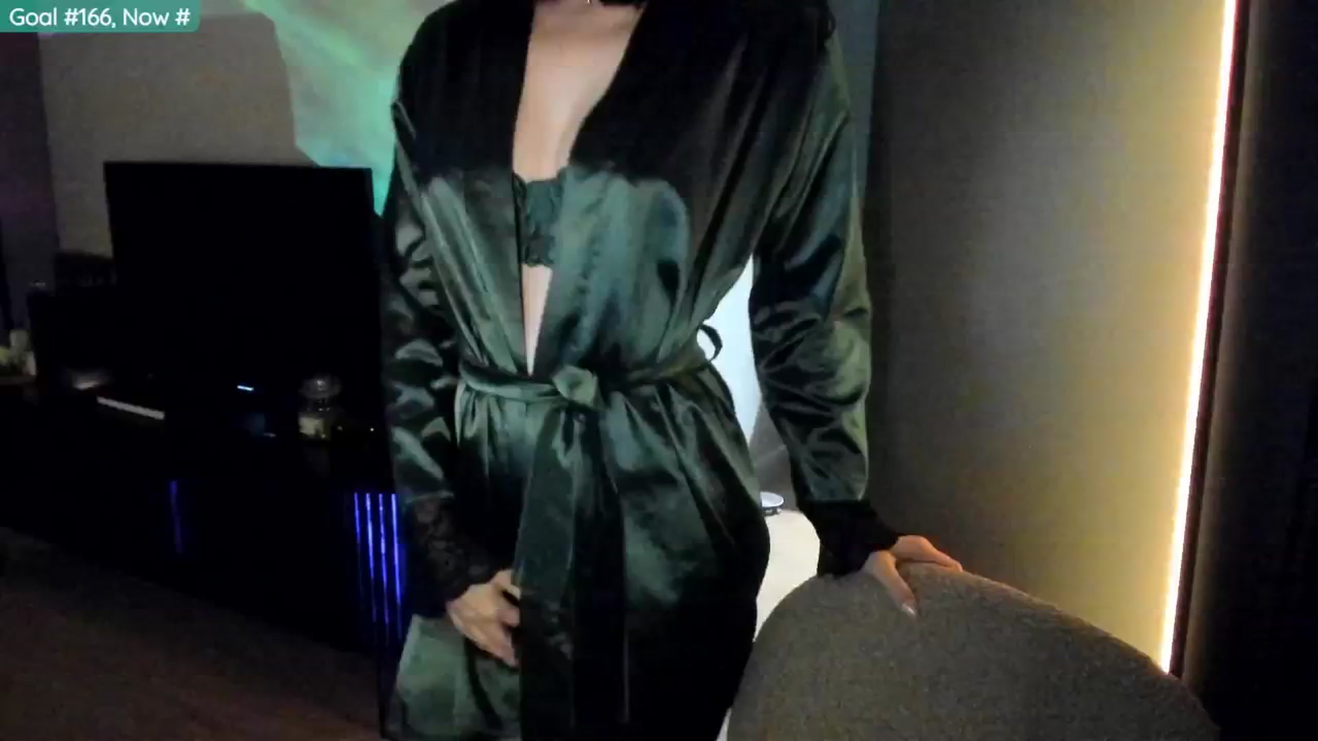 Gallery image thumbnail from Maddie's myfreecams stream on, 10/01/2024, 23:35 image 2 of 20