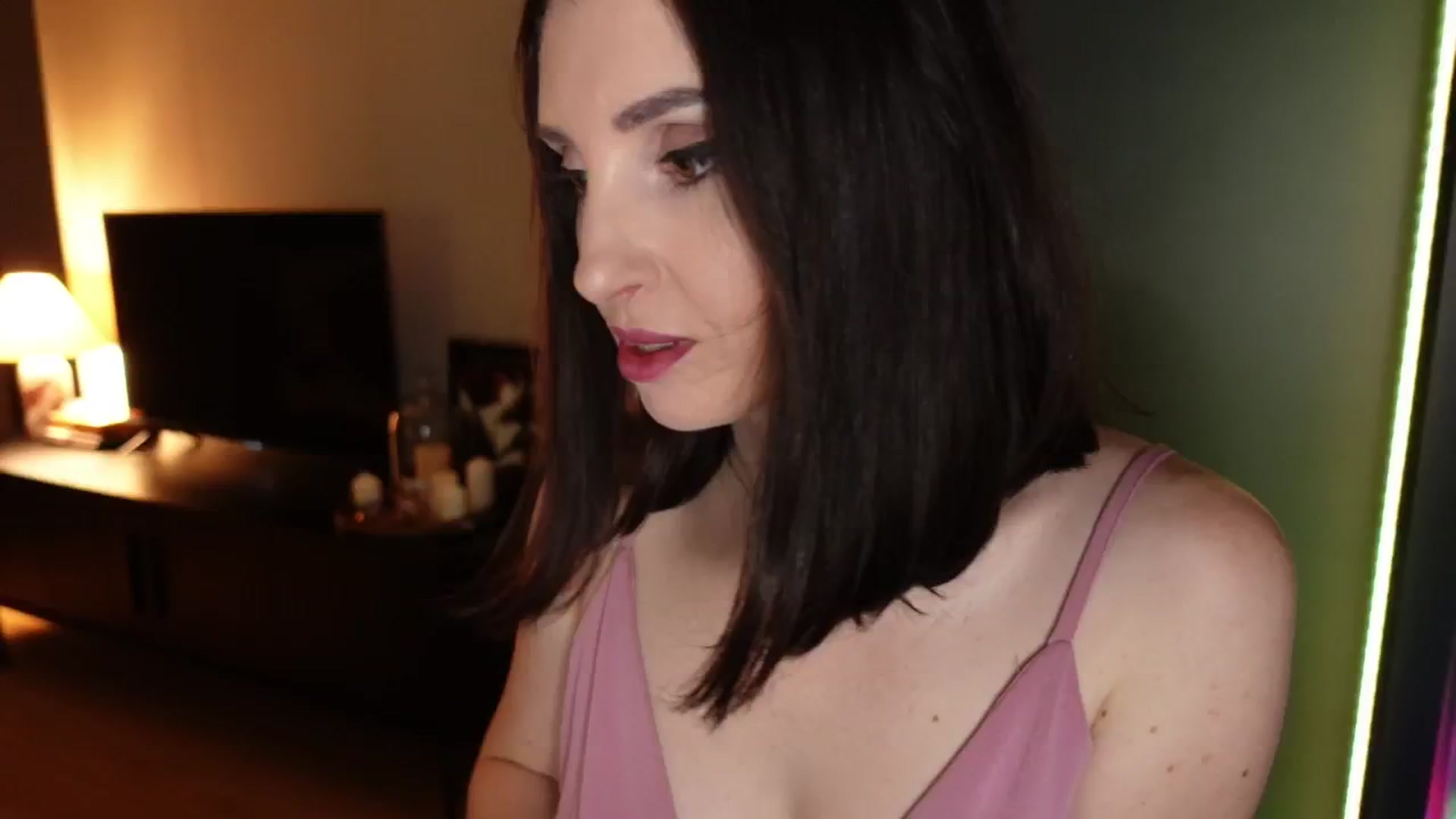 Gallery image thumbnail from Maddie's myfreecams stream on, 10/03/2024, 23:49 image 2 of 20