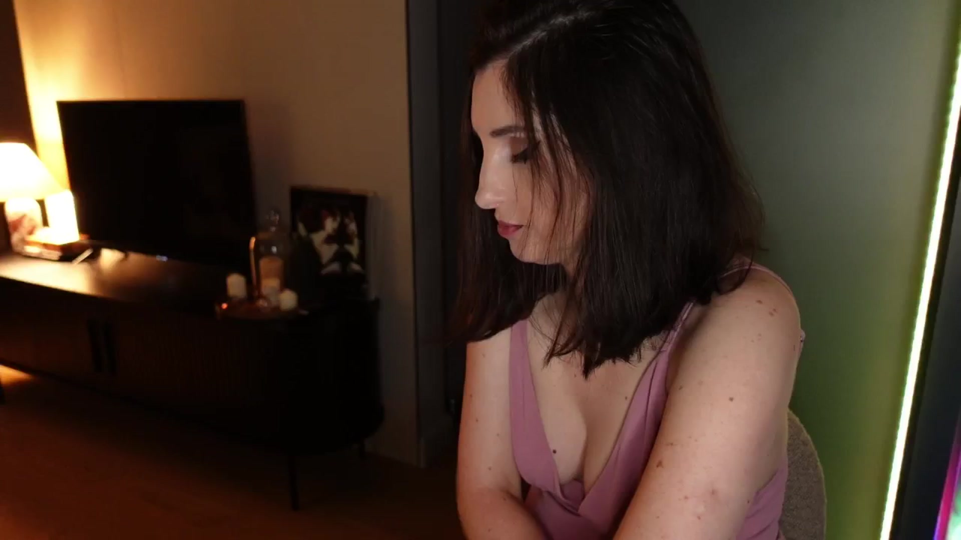 Gallery image thumbnail from Maddie's myfreecams stream on, 10/04/2024, 04:06 image 15 of 20