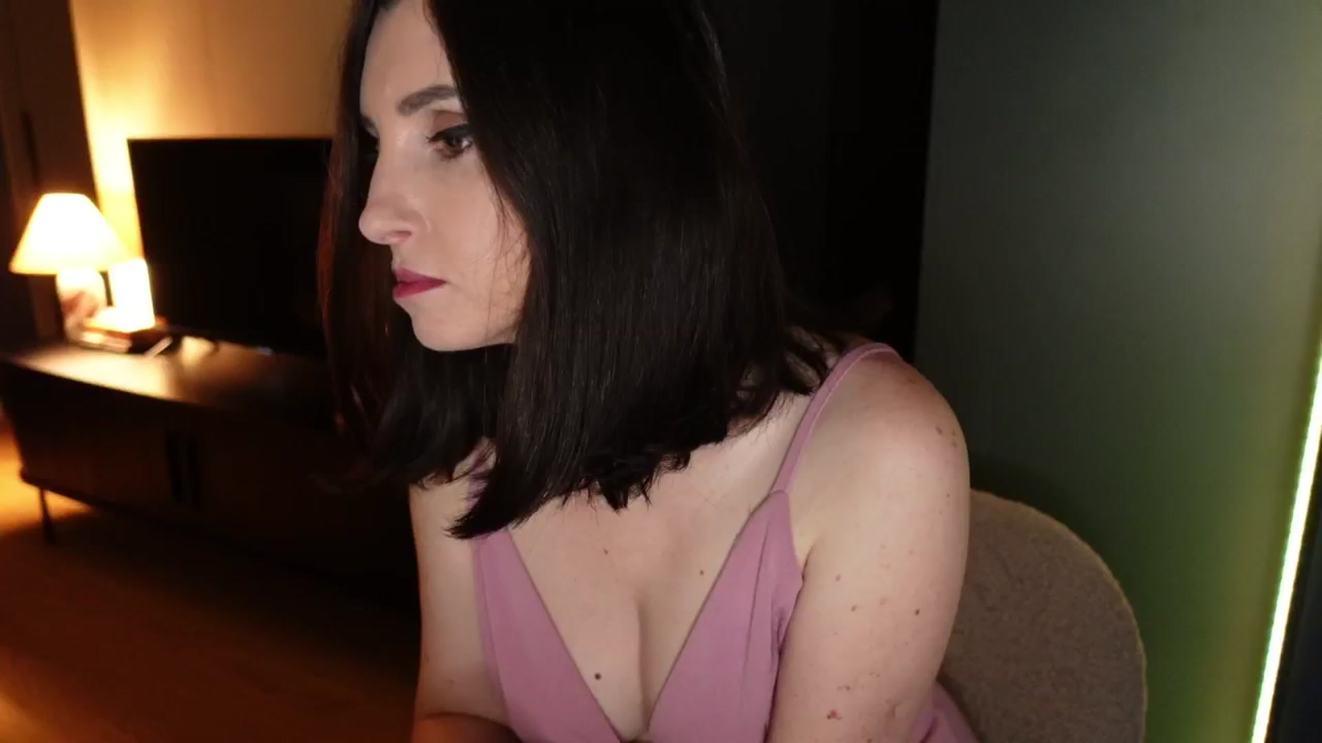 Gallery image thumbnail from Maddie's myfreecams stream on, 10/04/2024, 04:06 image 5 of 20