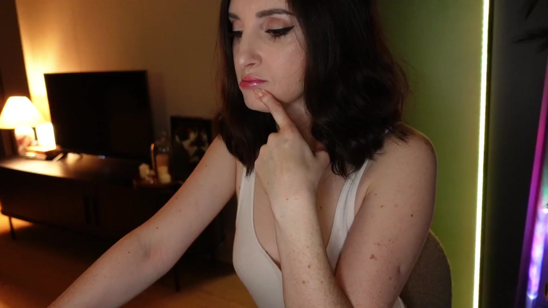Gallery image thumbnail from Maddie's myfreecams stream on, 10/07/2024, 24:34 image 2 of 20
