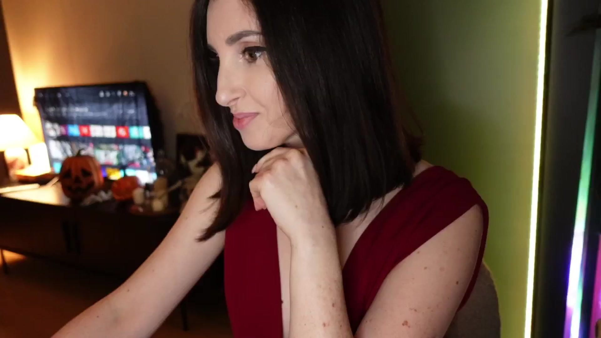 Gallery image thumbnail from Maddie's myfreecams stream on, 10/11/2024, 19:38 image 11 of 20
