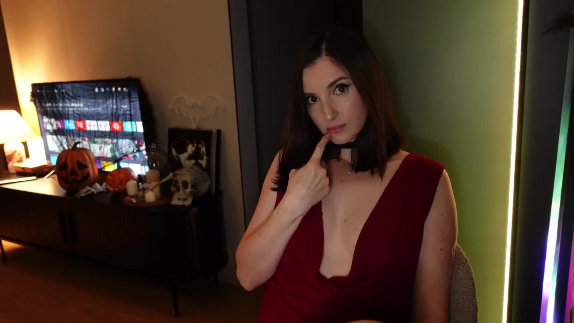 Gallery image thumbnail from Maddie's myfreecams stream on, 10/11/2024, 19:38 image 6 of 20