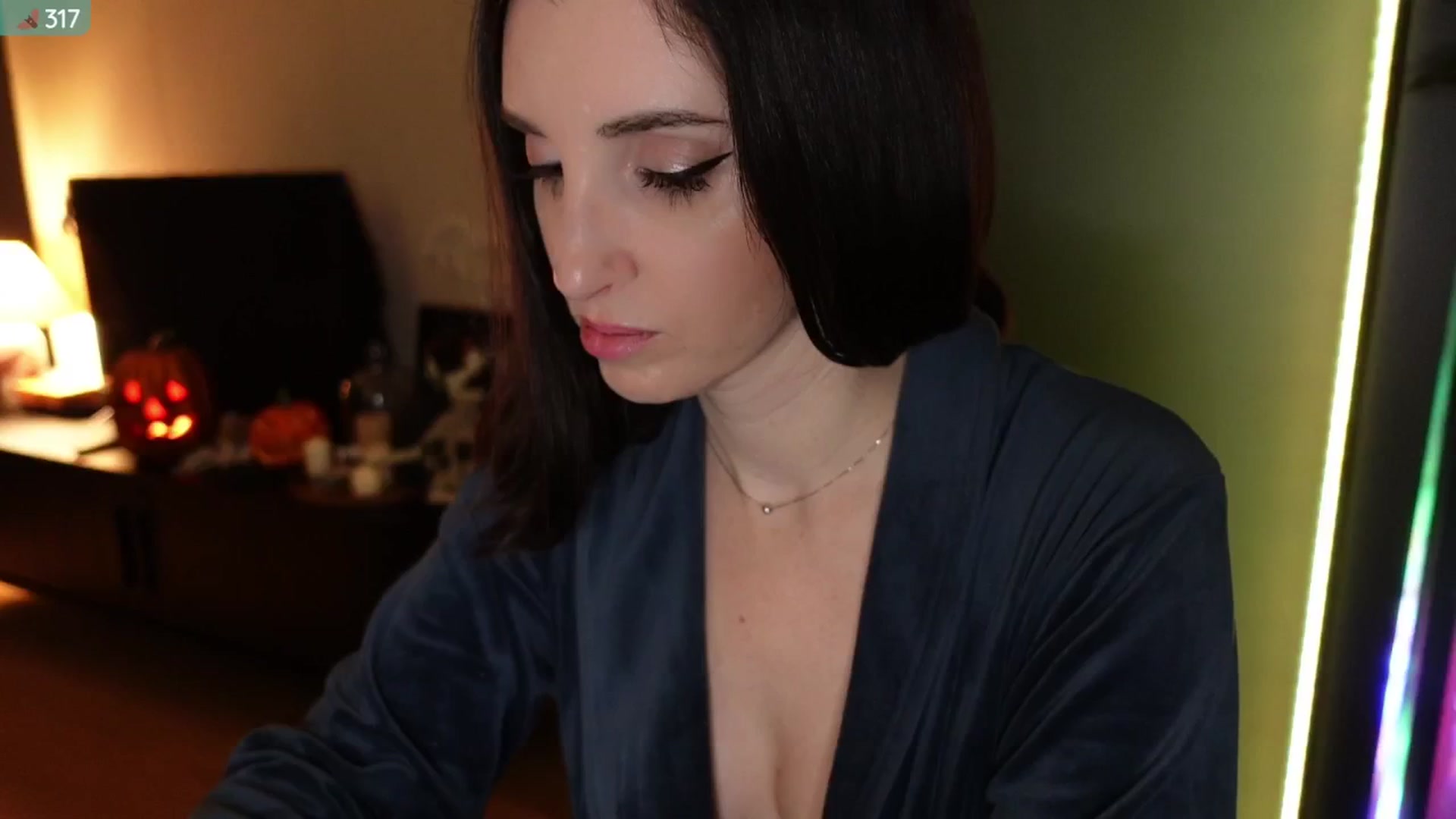 Gallery image thumbnail from Maddie's myfreecams stream on, 10/13/2024, 03:55 image 16 of 20