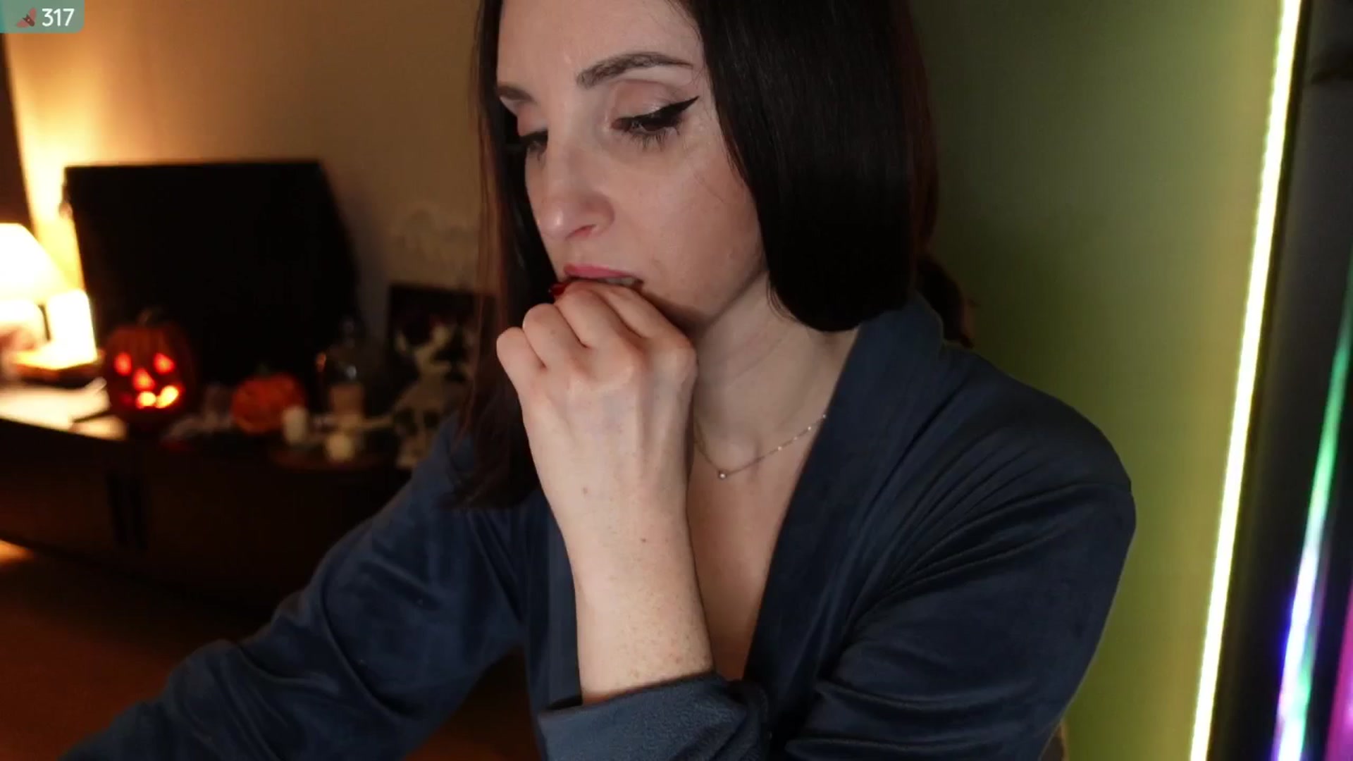Gallery image thumbnail from Maddie's myfreecams stream on, 10/13/2024, 03:55 image 17 of 20