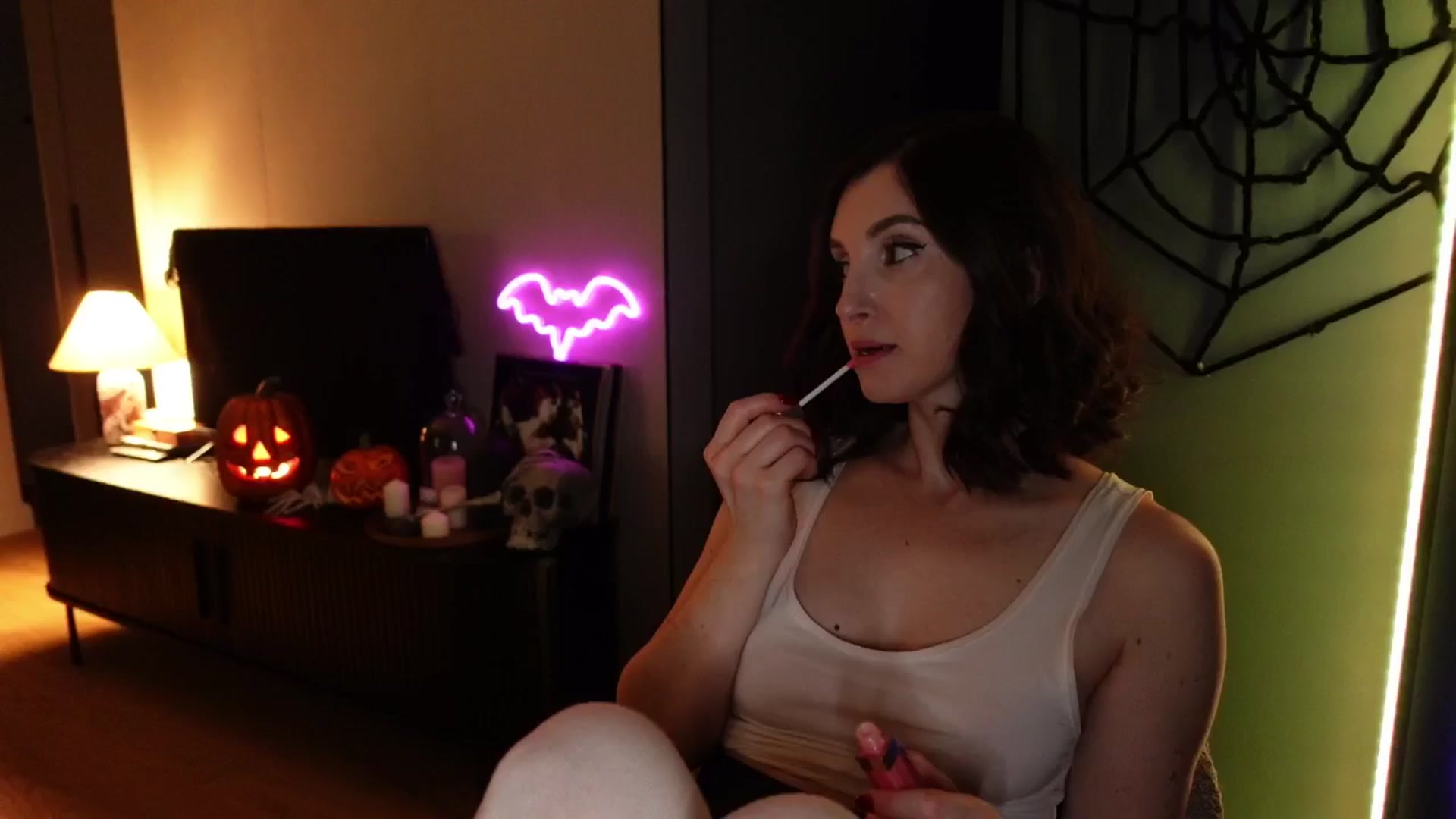 Gallery image thumbnail from Maddie's myfreecams stream on, 10/15/2024, 01:54 image 6 of 20